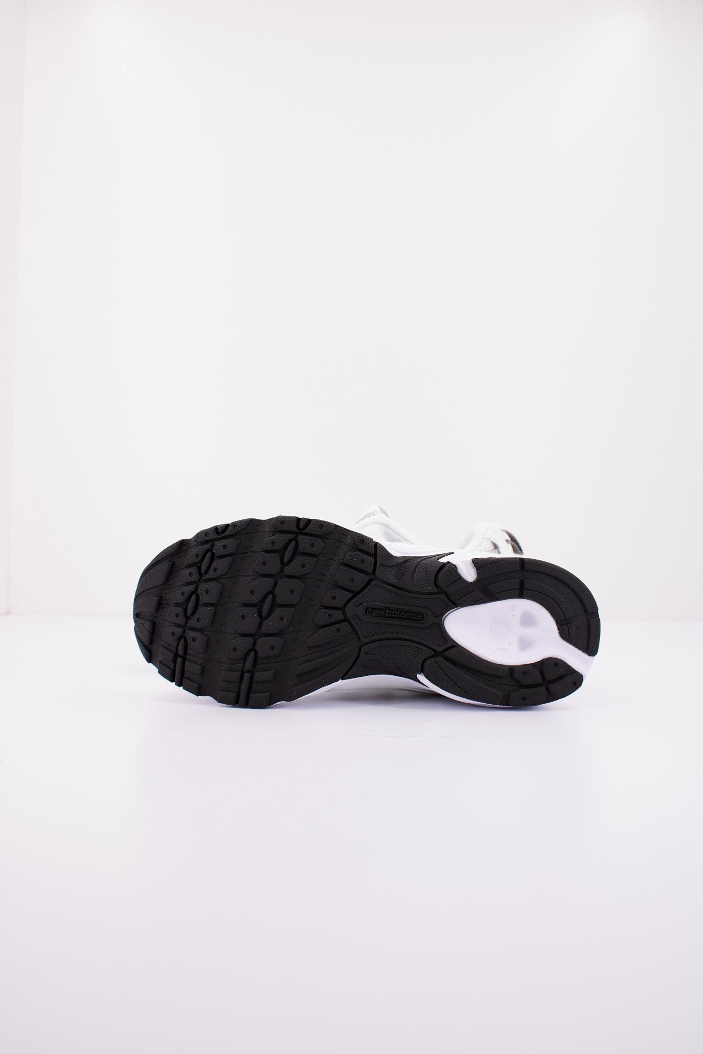 NEW BALANCE PZ en color BLANCO (4)