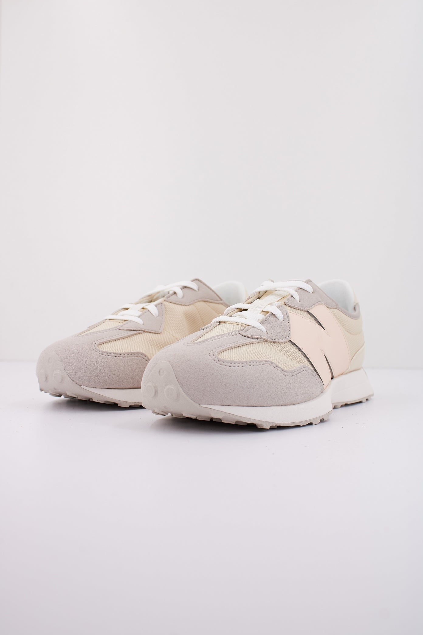 NEW BALANCE FM KIDS RUNNING INSPIRED en color BEIS (2)