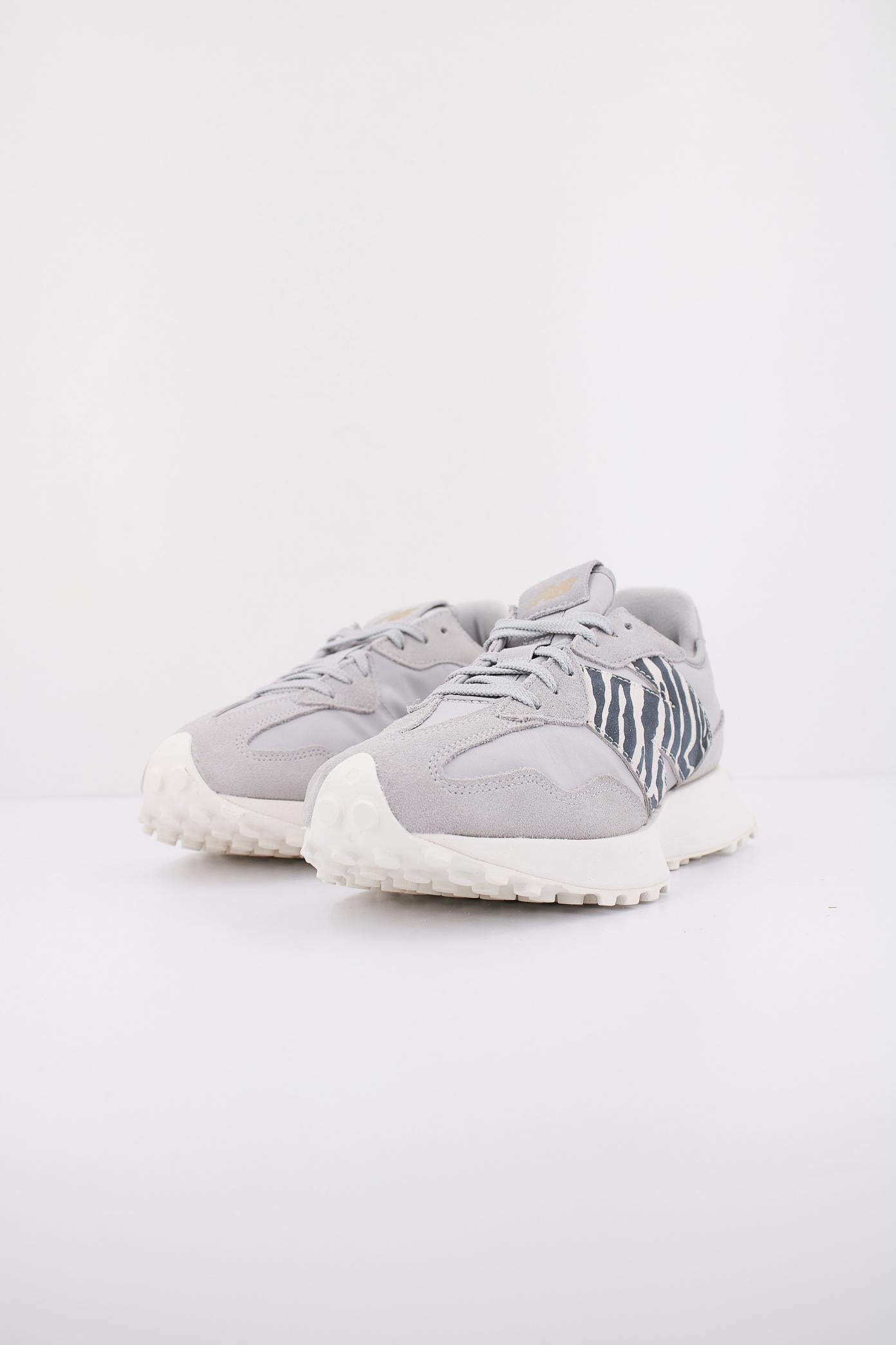 NEW BALANCE WS PI en color GRIS (2)