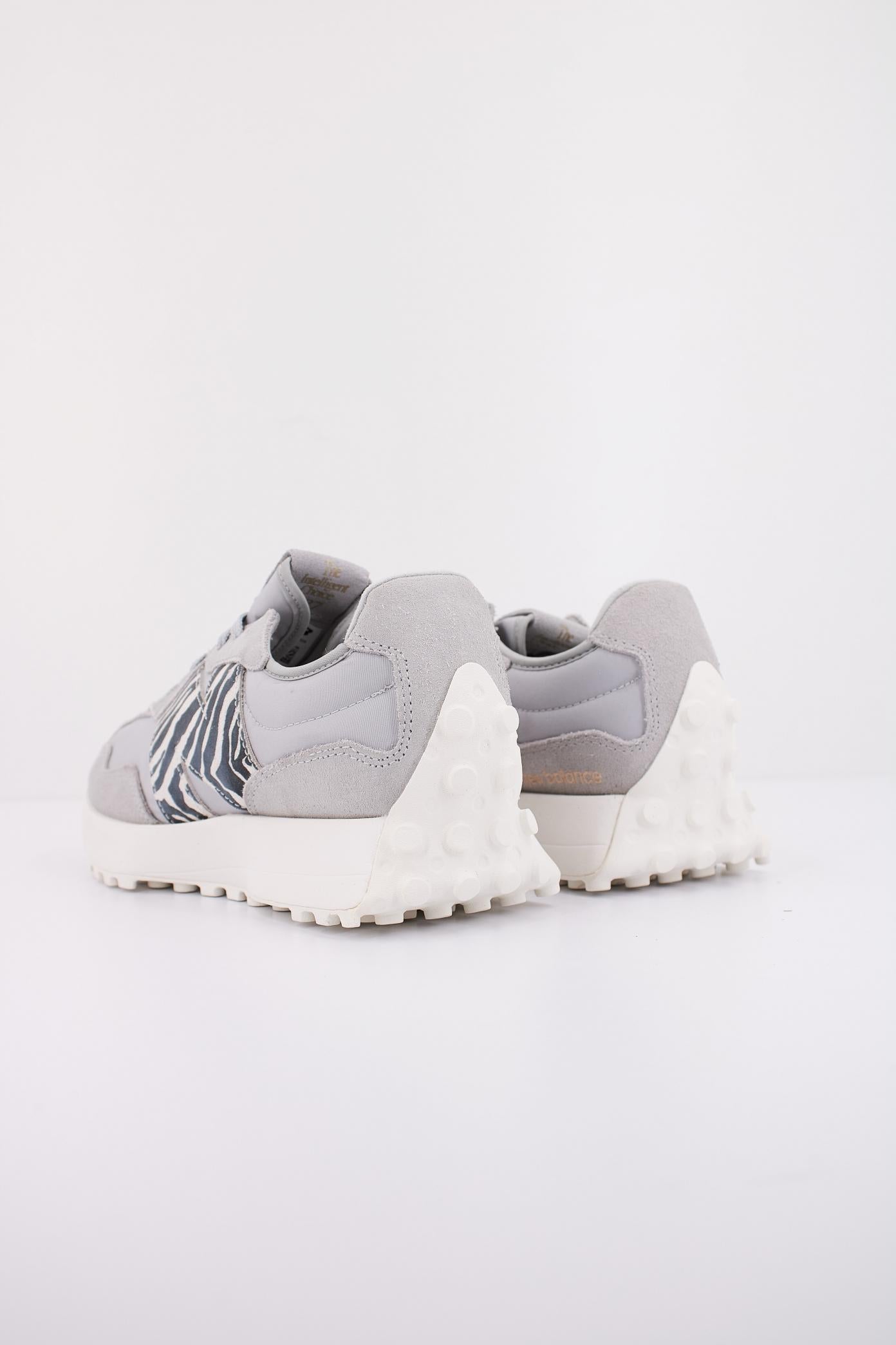 NEW BALANCE WS PI en color GRIS (4)