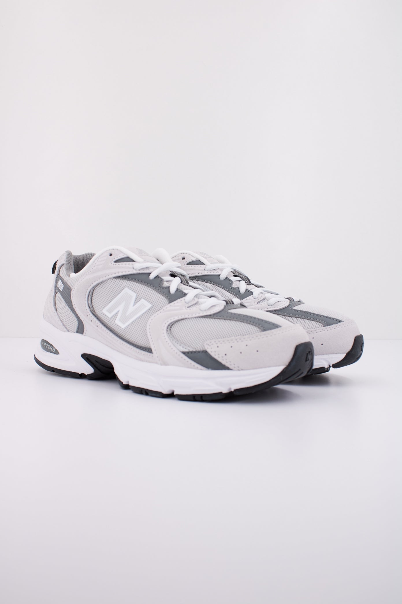 NEW BALANCE MR CB en color BLANCO (2)