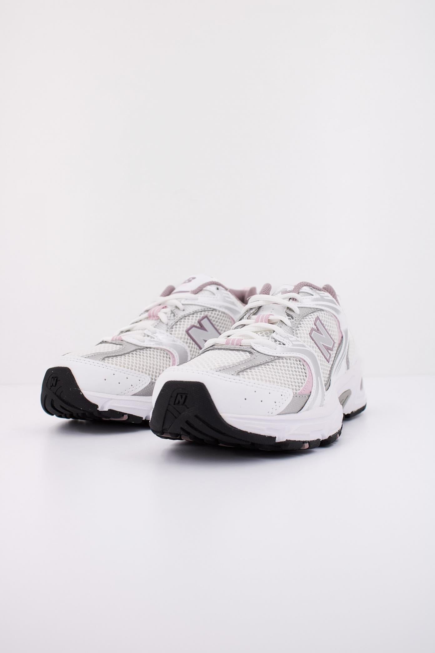 NEW BALANCE MR en color BLANCO (2)