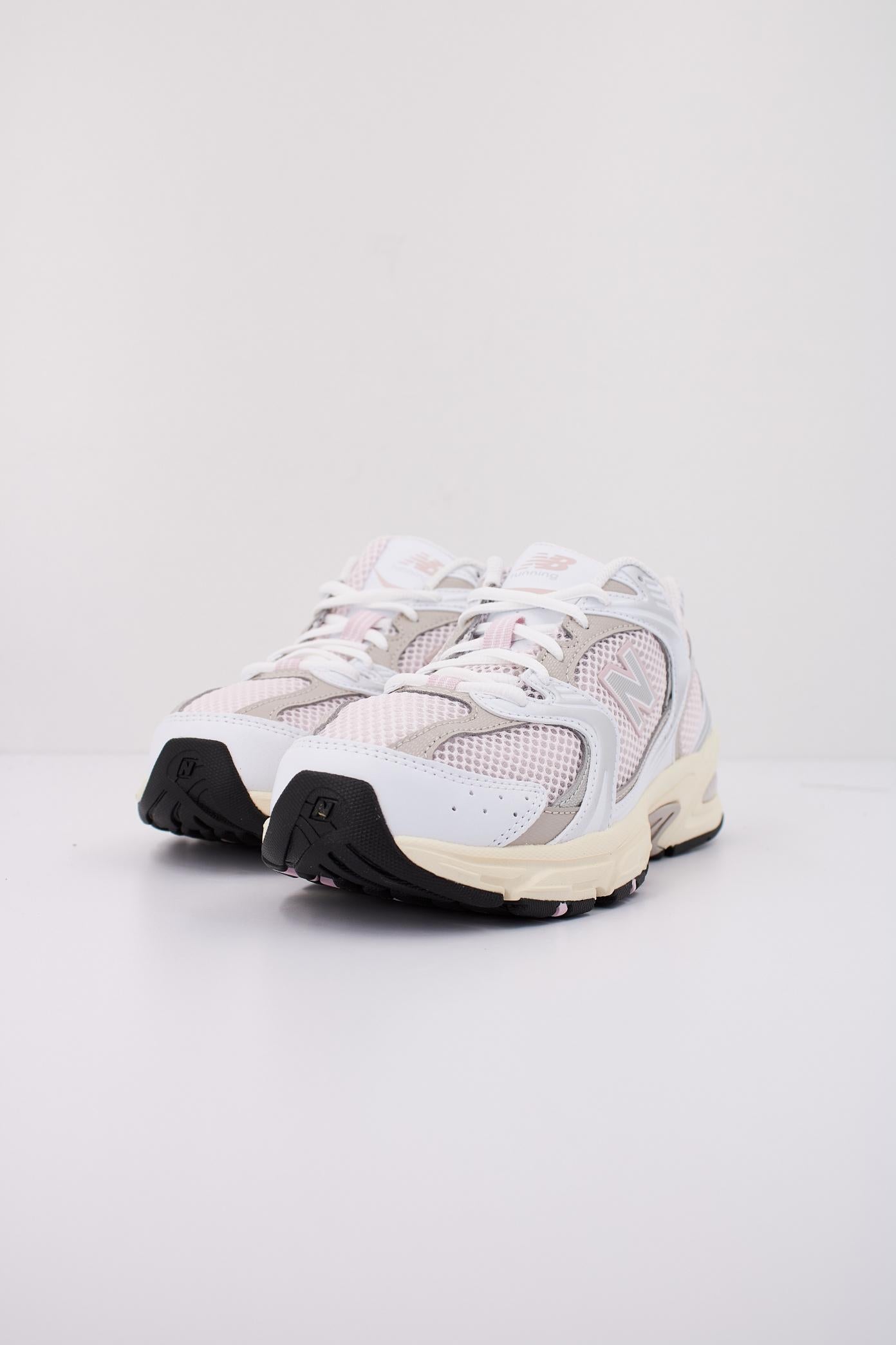 NEW BALANCE MR ASR en color ROSA (2)