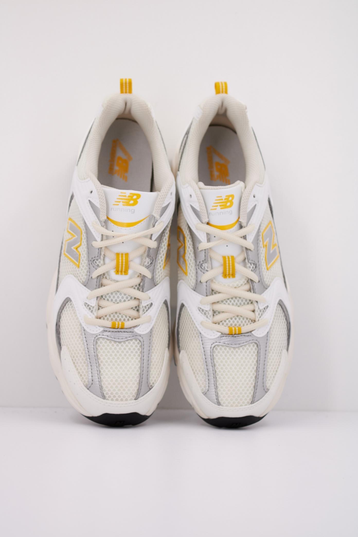 NEW BALANCE MR SY en color BLANCO (3)