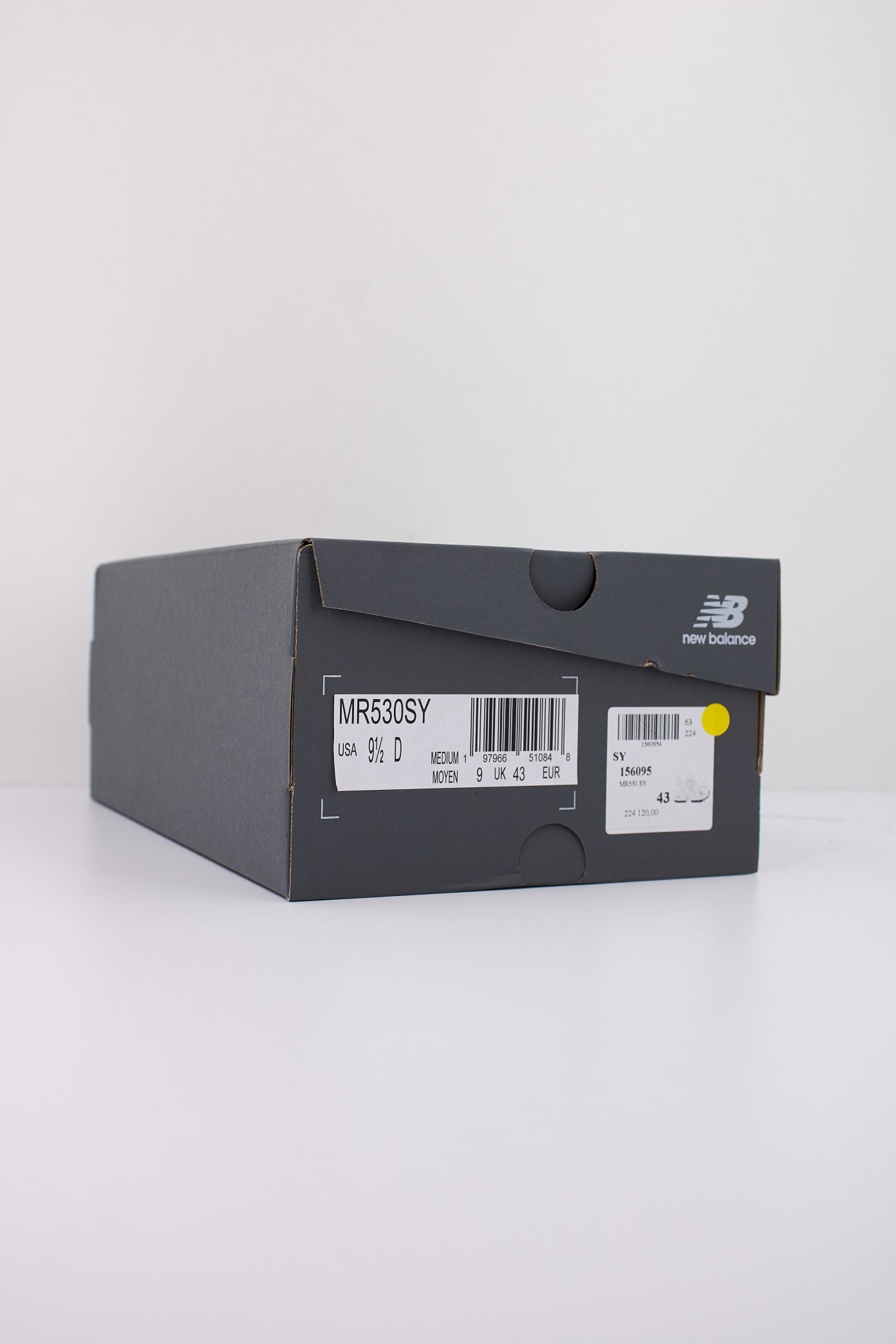 NEW BALANCE MR SY en color BLANCO (6)