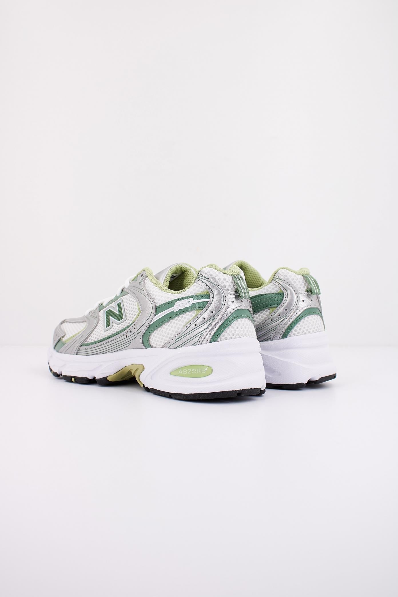 NEW BALANCE MR en color VERDE (4)