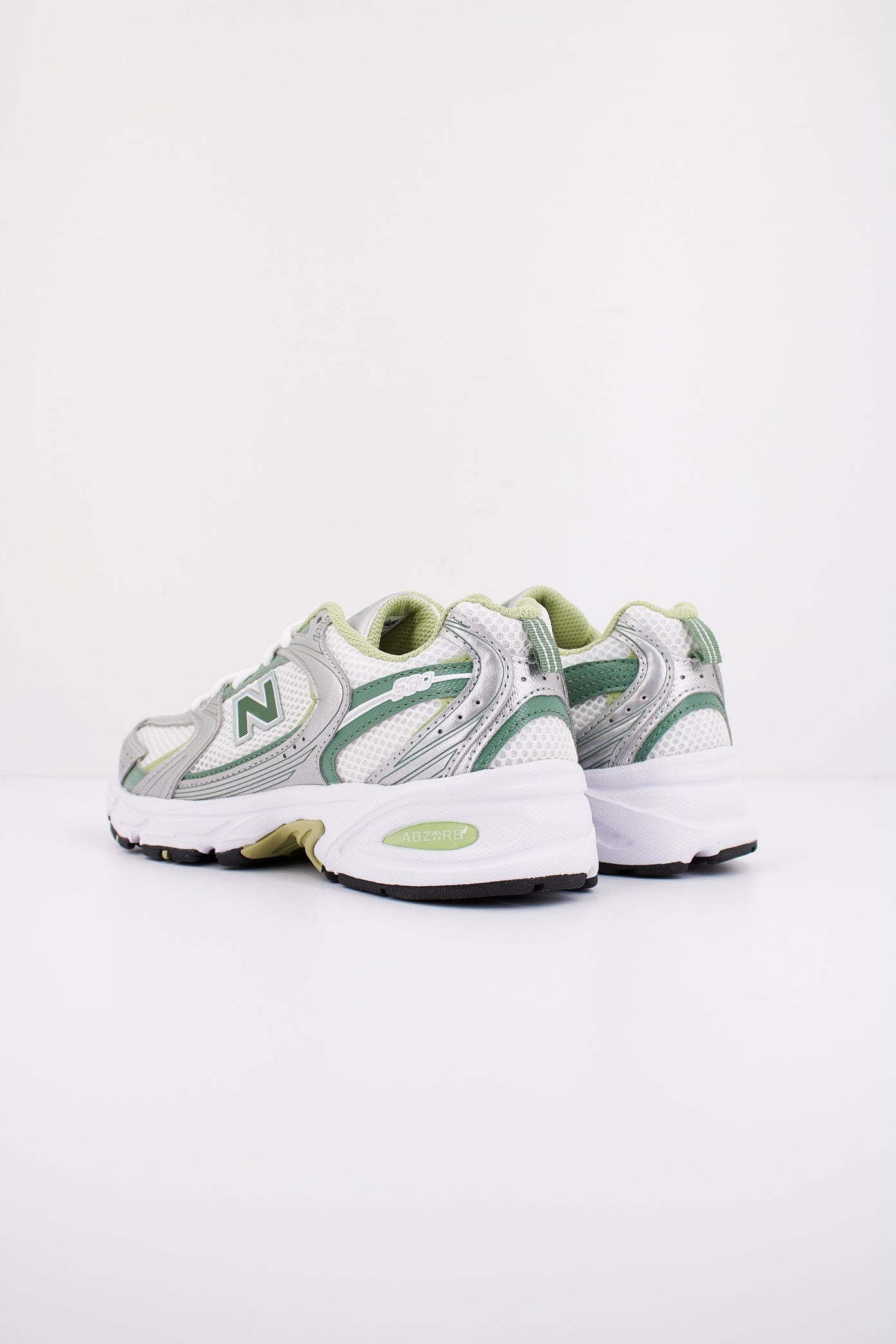 NEW BALANCE MR en color VERDE (4)