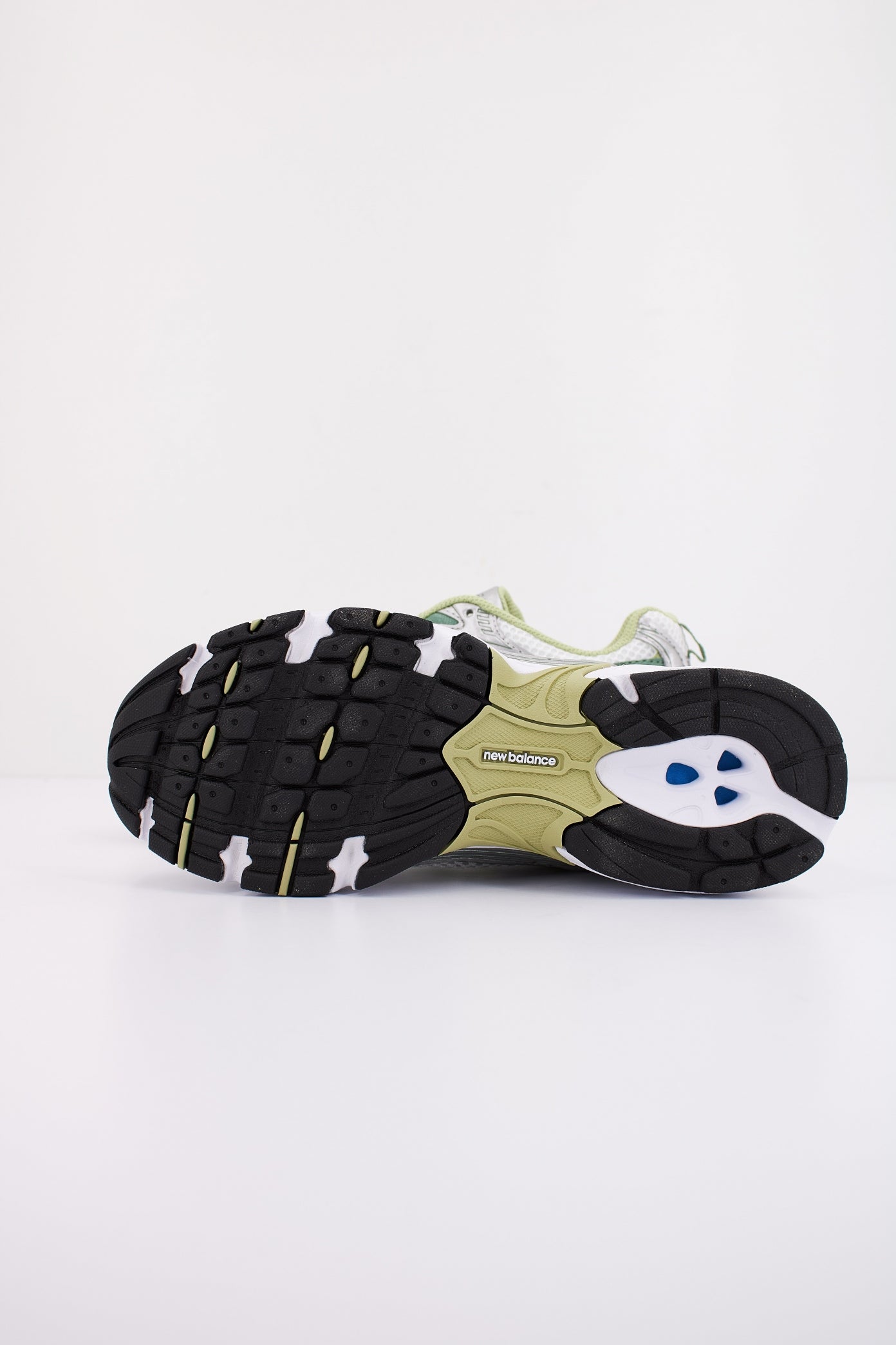 NEW BALANCE MR en color VERDE (5)