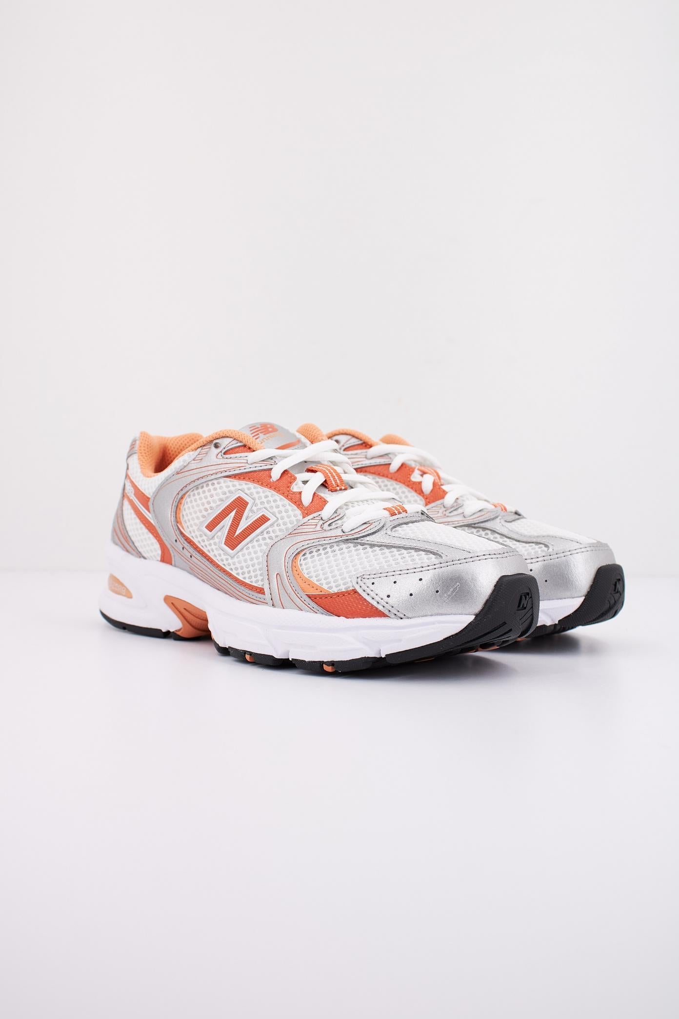 NEW BALANCE MR en color BLANCO (2)