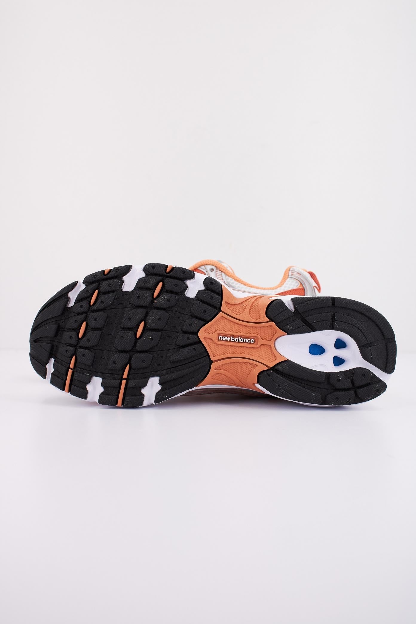 NEW BALANCE MR en color BLANCO (5)