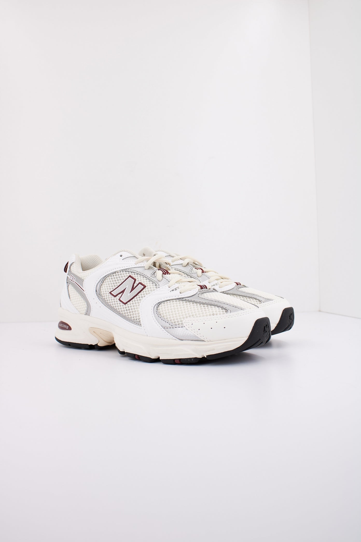 NEW BALANCE MR SZ en color BLANCO (2)