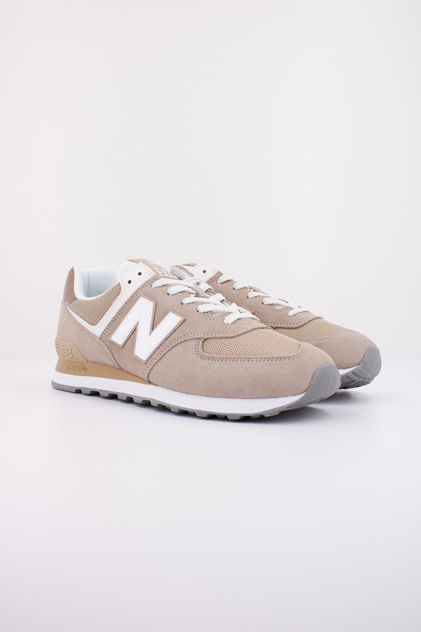 NEW BALANCE U ESF en color MARRON CLARO (2)