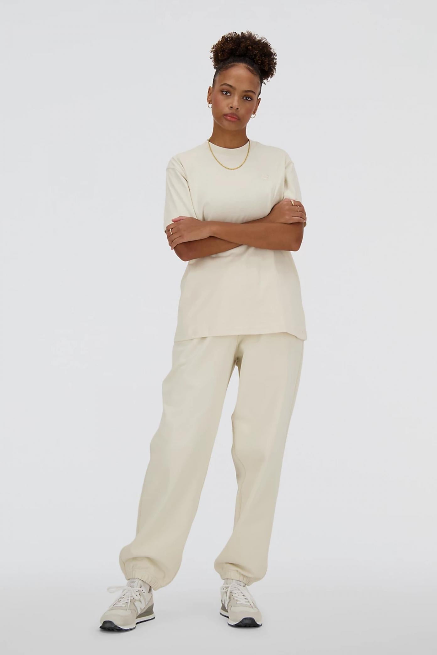 NEW BALANCE ATHLETICS JERSEY T-SHIRT en color BEIS (4)