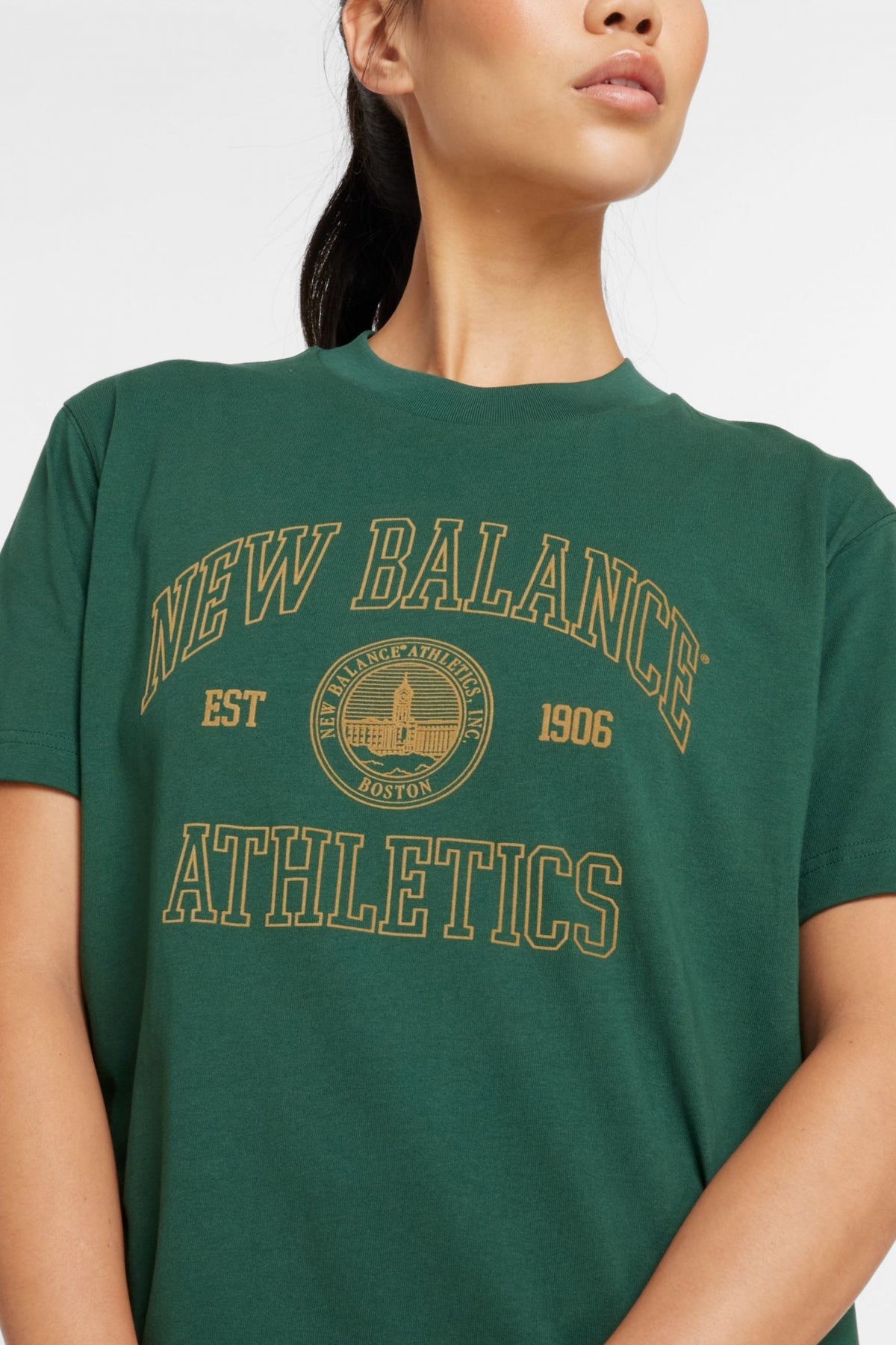 NEW BALANCE ATHLETICS OVERSIZED CREST T en color VERDE (4)