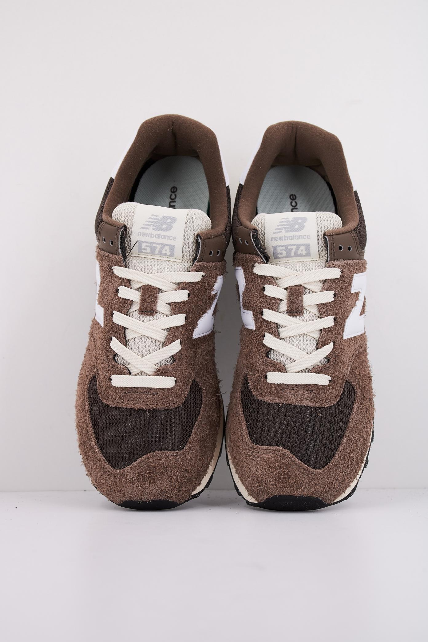 NEW BALANCE U en color MARRON (3)