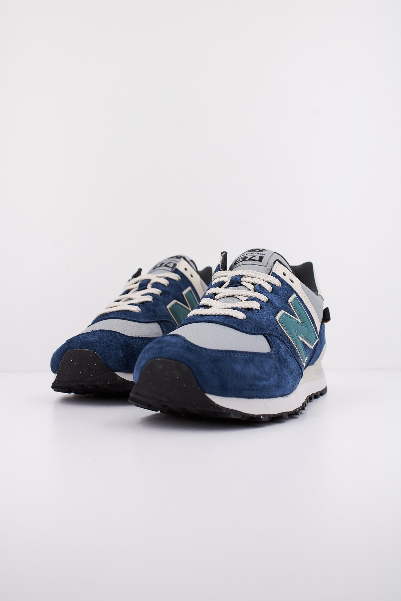 NEW BALANCE U en color AZUL (2)