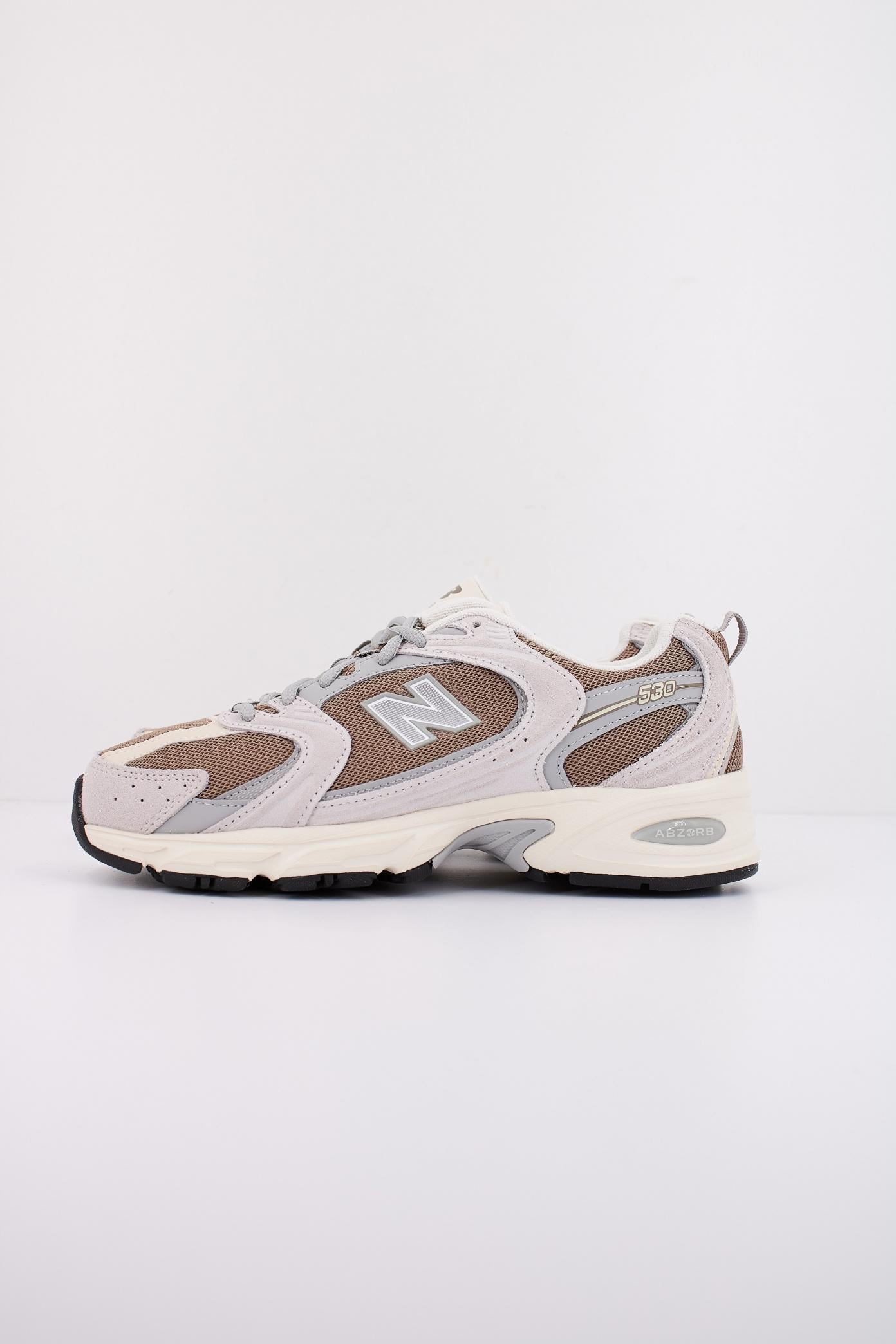 NEW BALANCE MR en color MARRON (1)