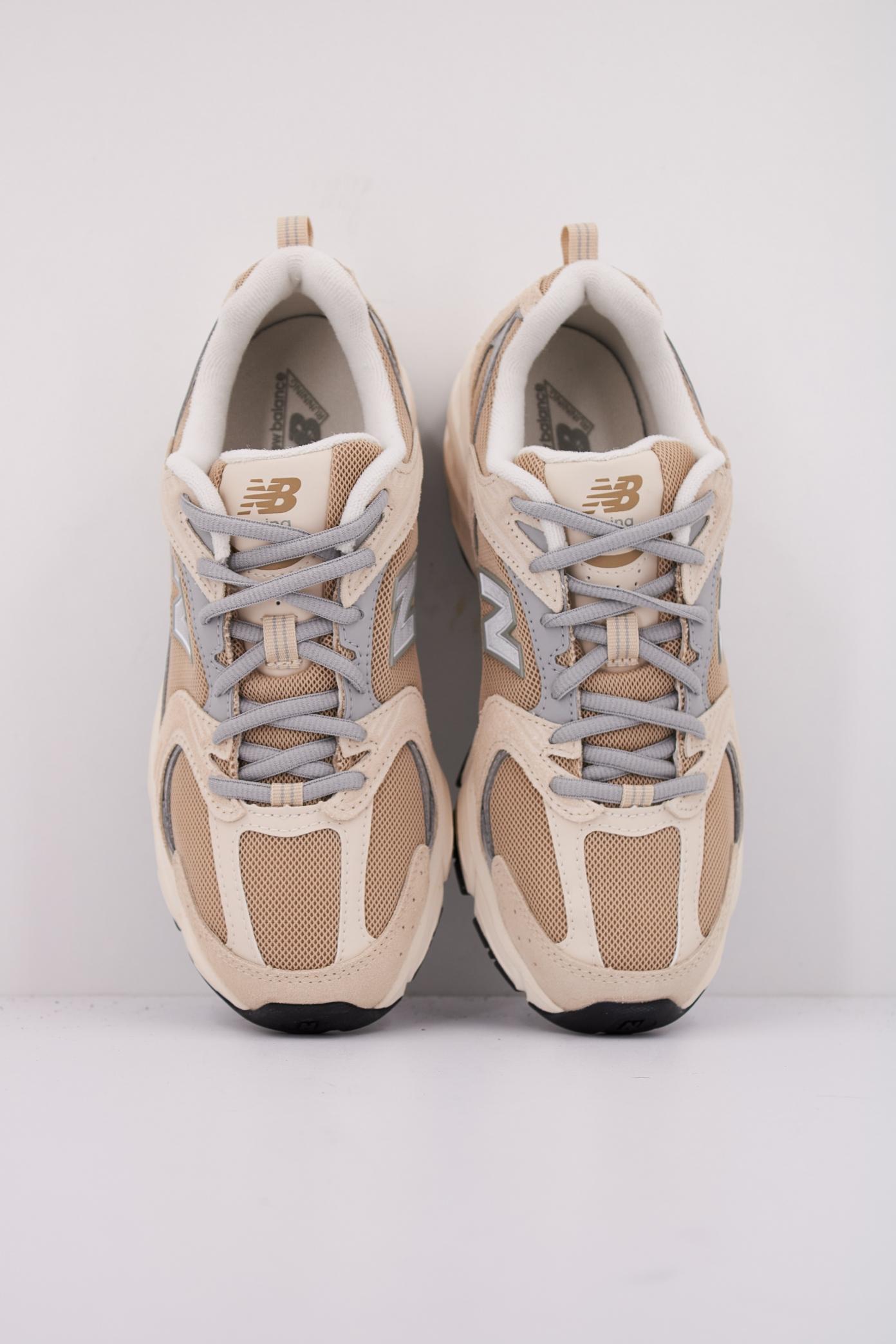 NEW BALANCE MR CP en color BEIS (3)