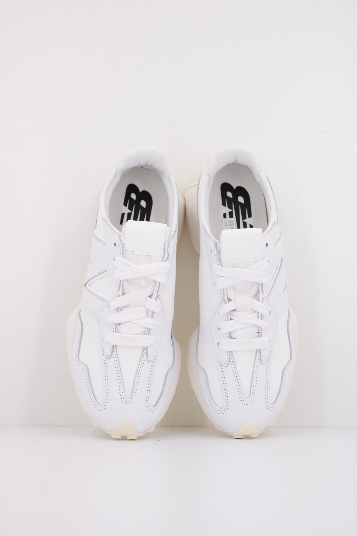 NEW BALANCE U en color BLANCO (3)