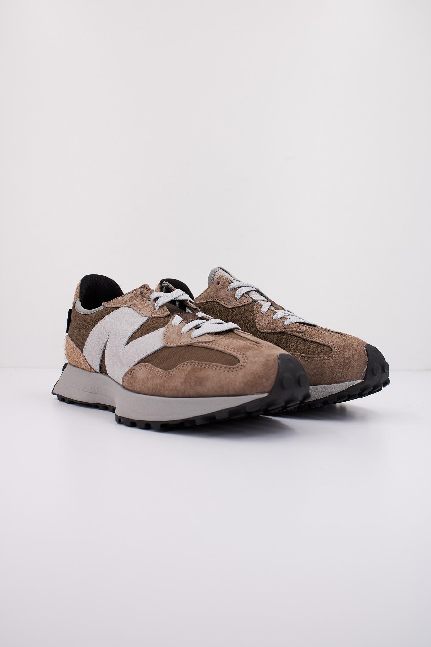 NEW BALANCE U en color MARRON (2)