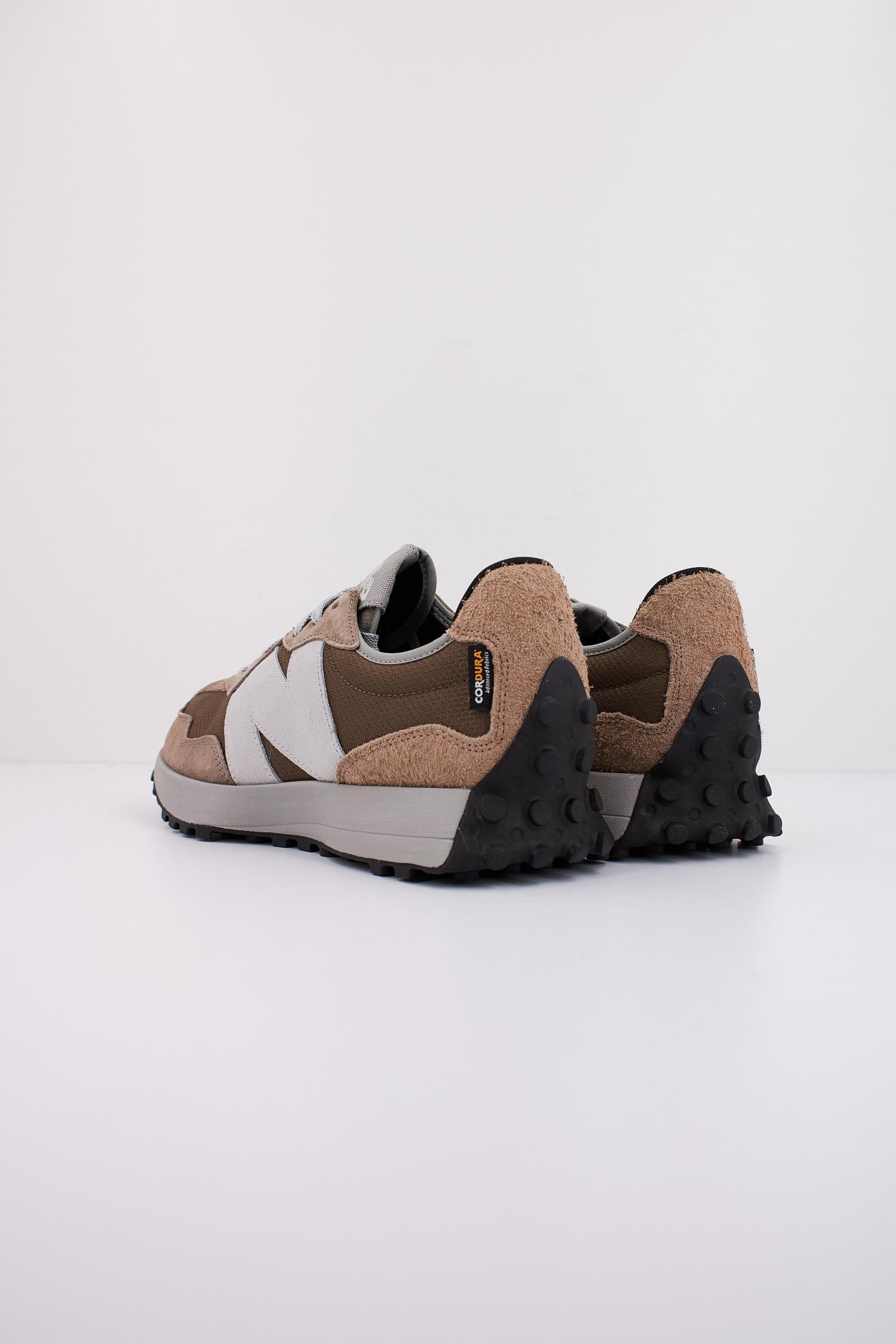 NEW BALANCE U en color MARRON (4)