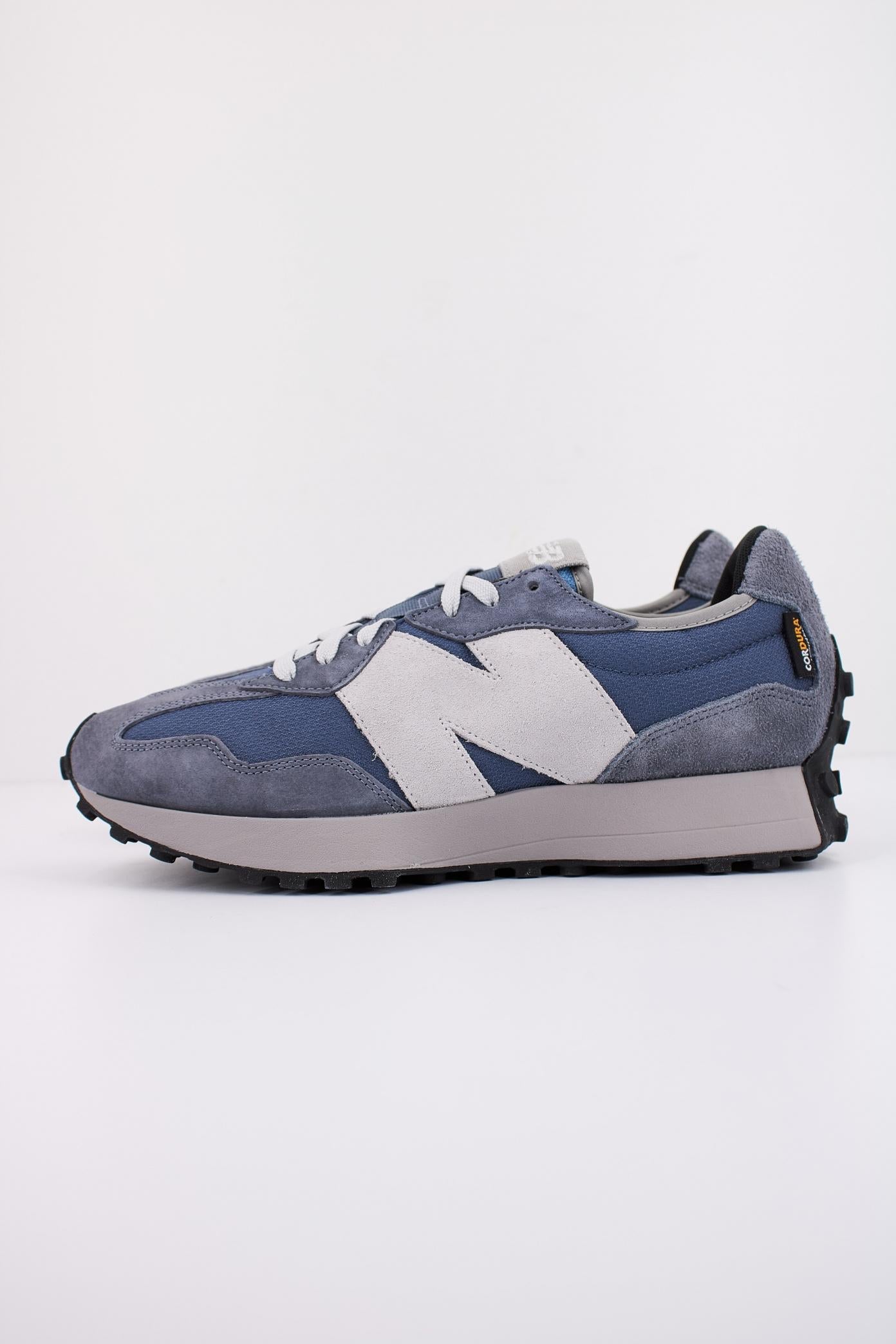 NEW BALANCE U en color AZUL (1)