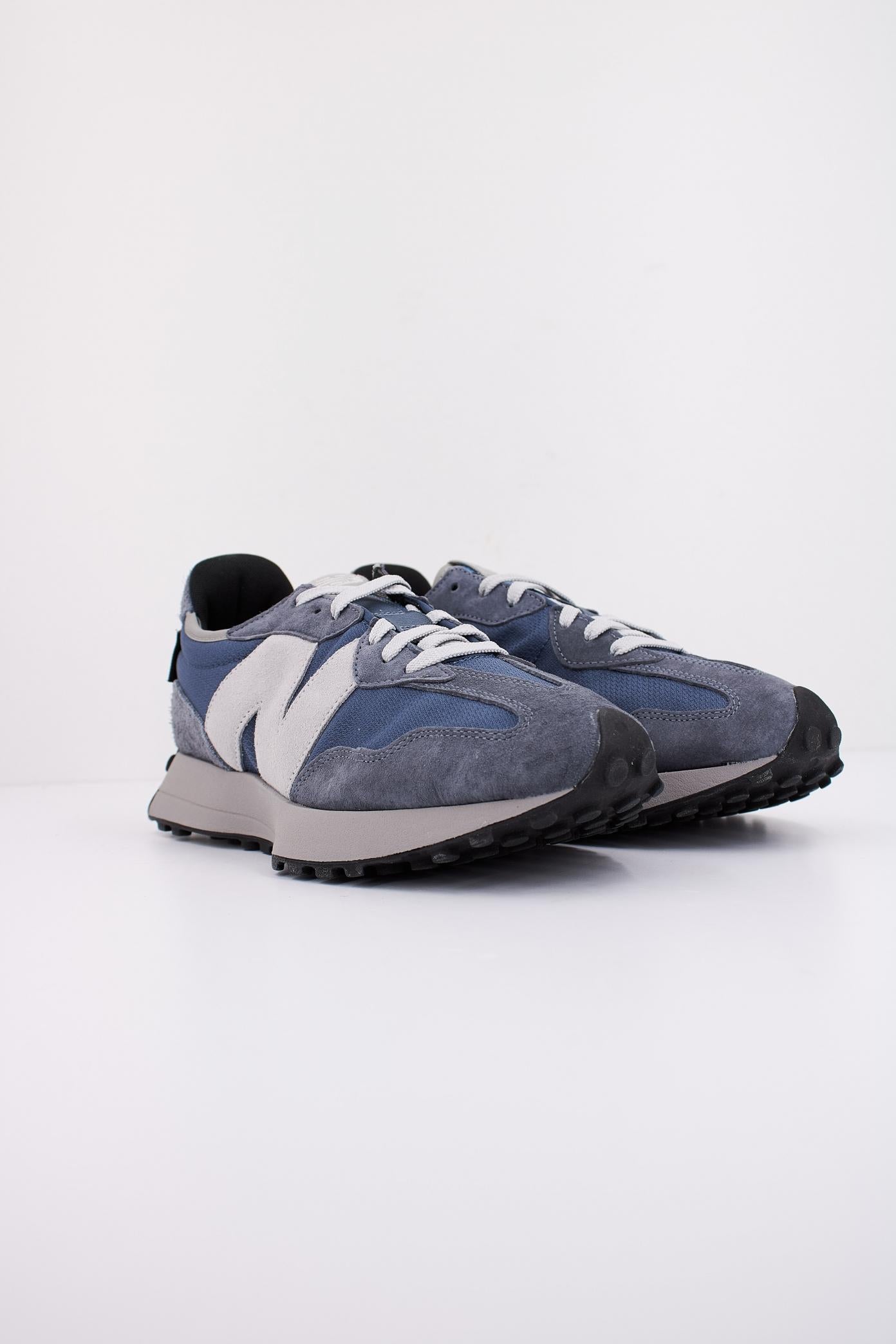 NEW BALANCE U en color AZUL (2)