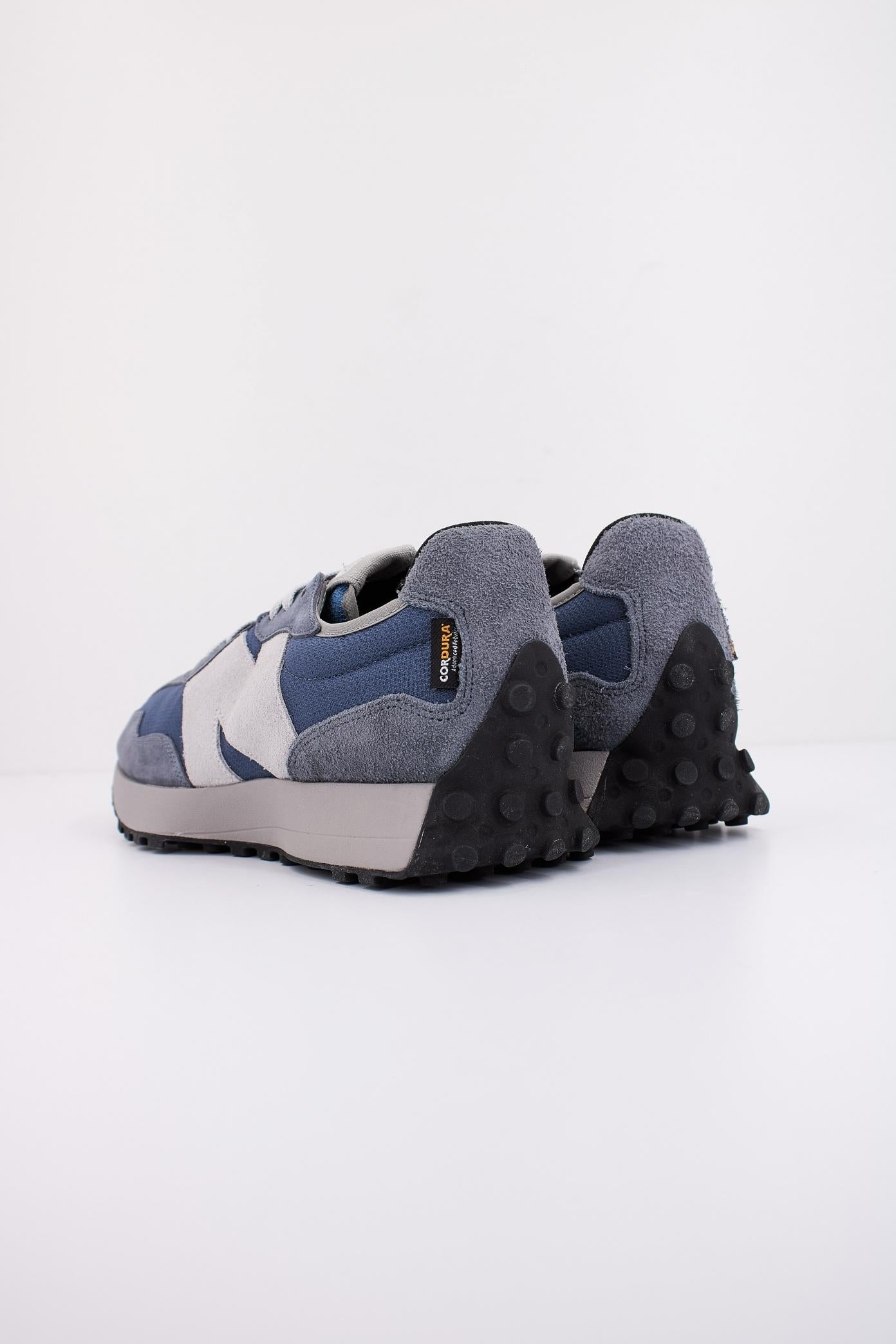 NEW BALANCE U en color AZUL (4)