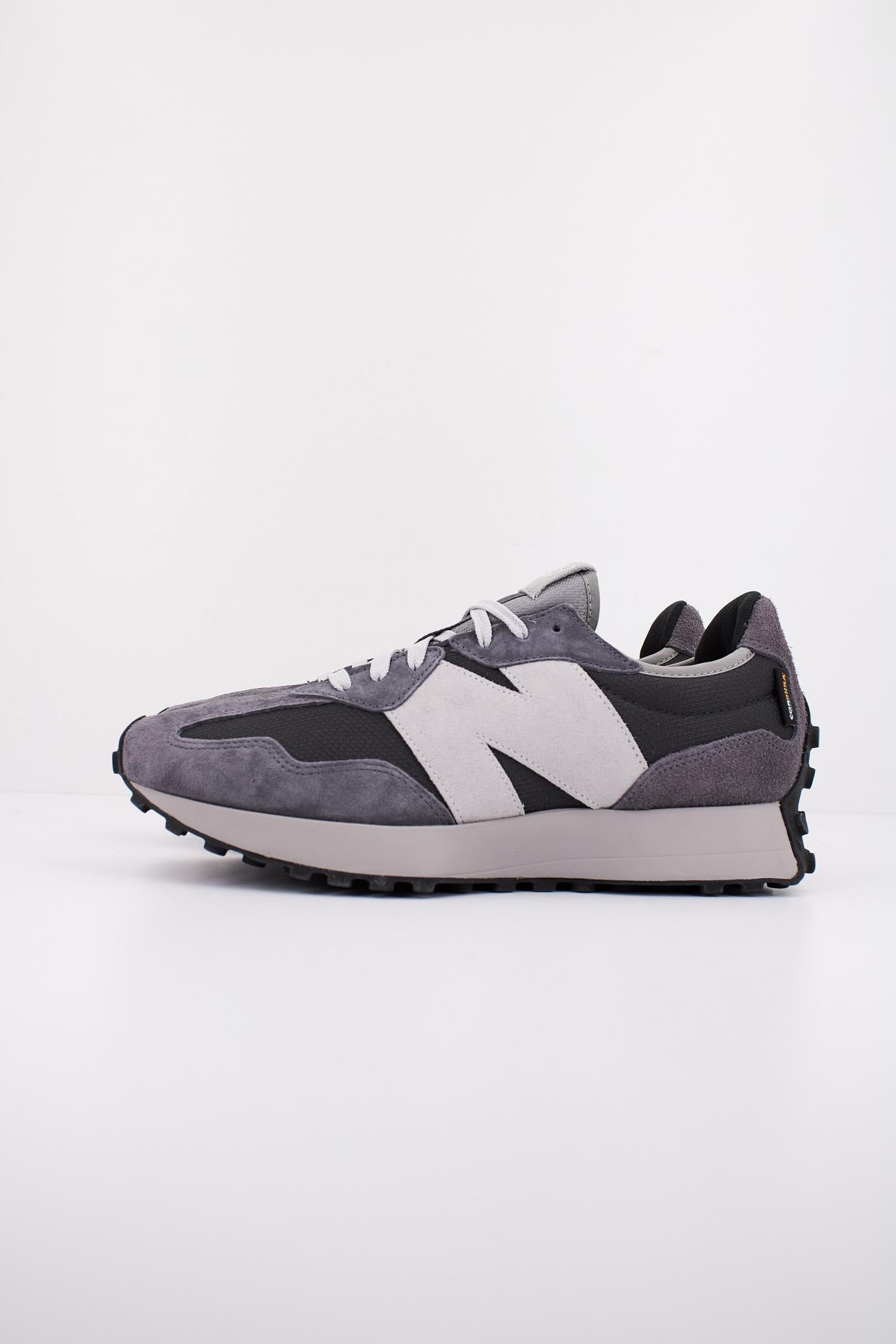 NEW BALANCE U en color GRIS (1)