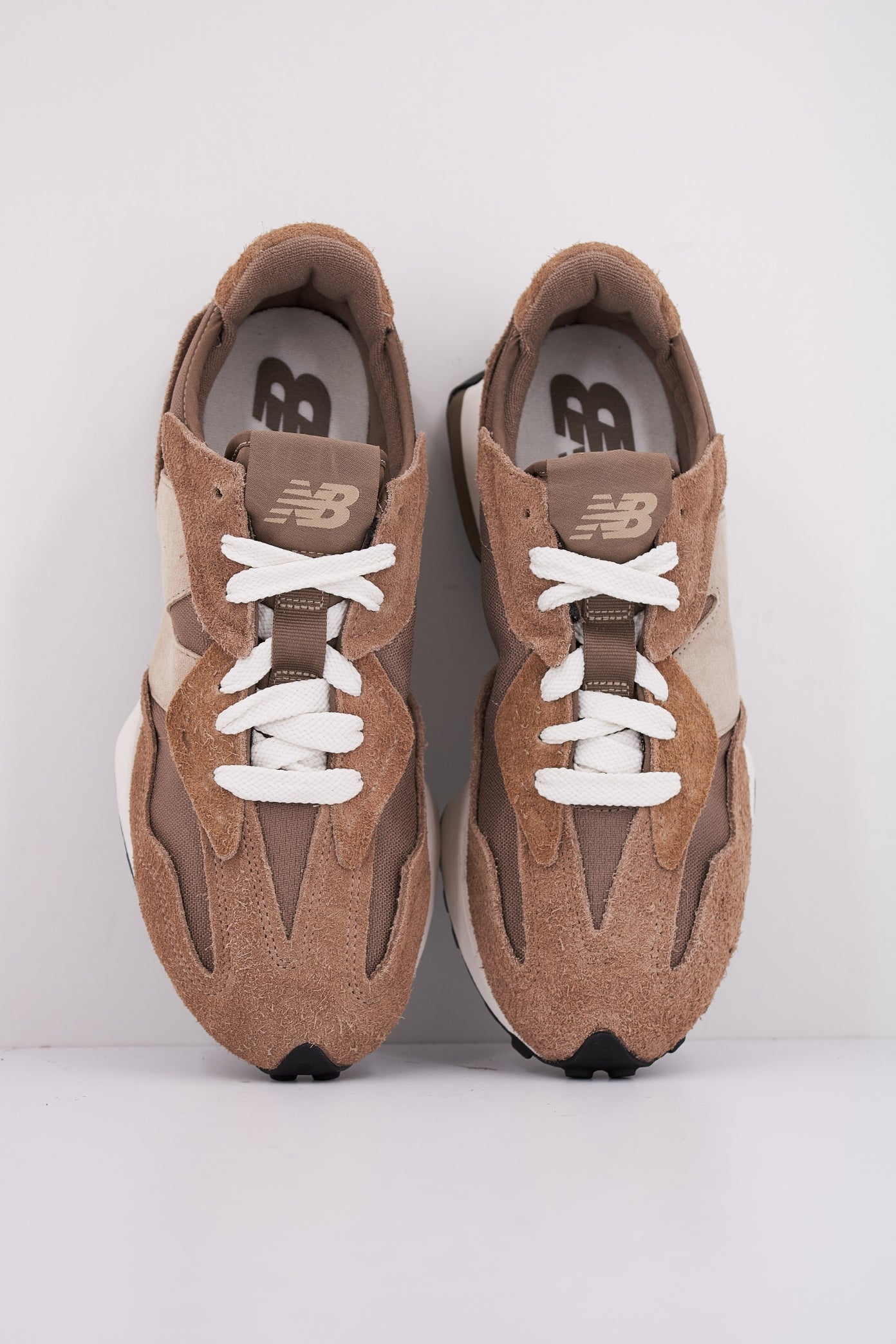 NEW BALANCE en color MARRON (3)