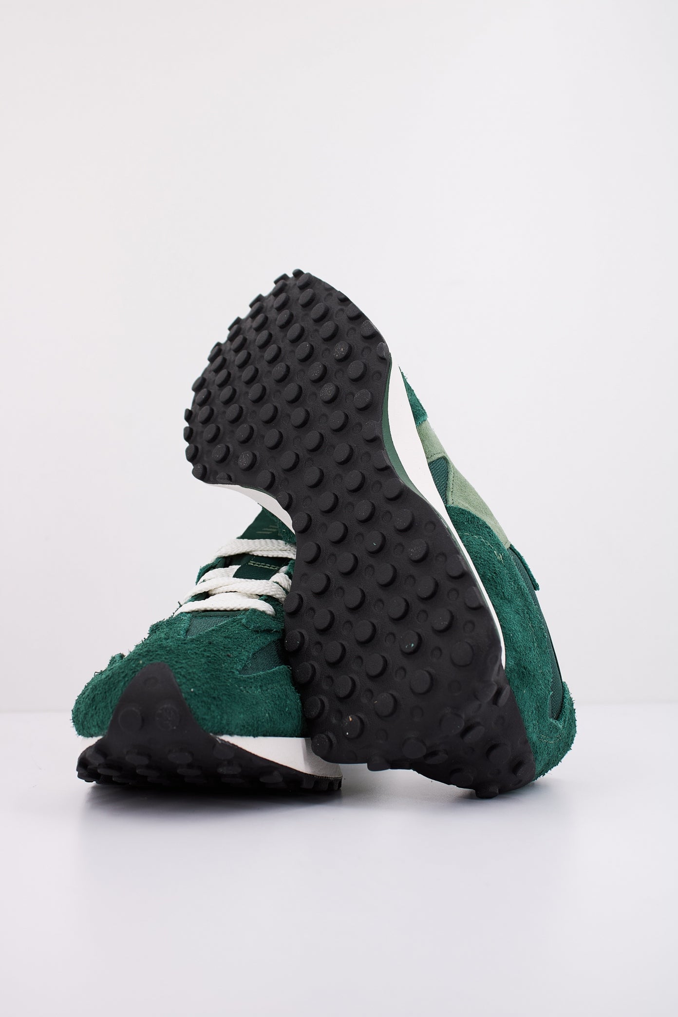 NEW BALANCE U WTB en color VERDE (5)