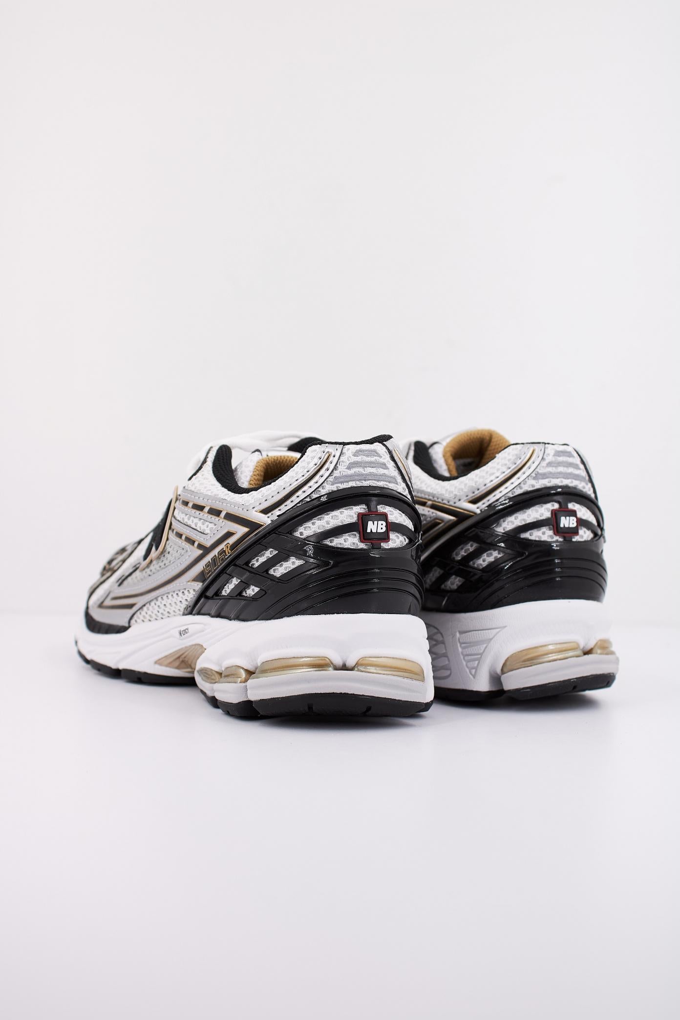 NEW BALANCE M en color BLANCO (4)