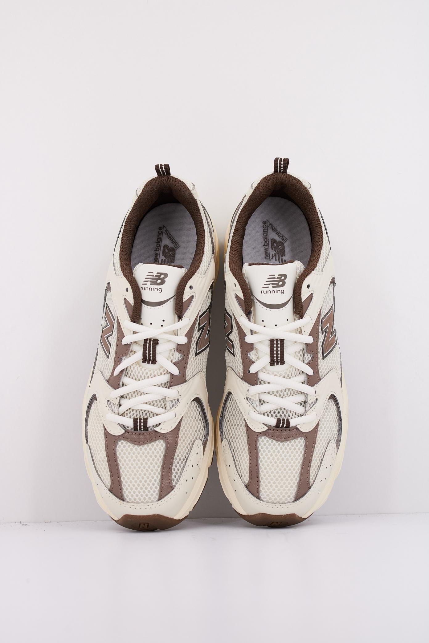 NEW BALANCE MR en color MARRON (3)