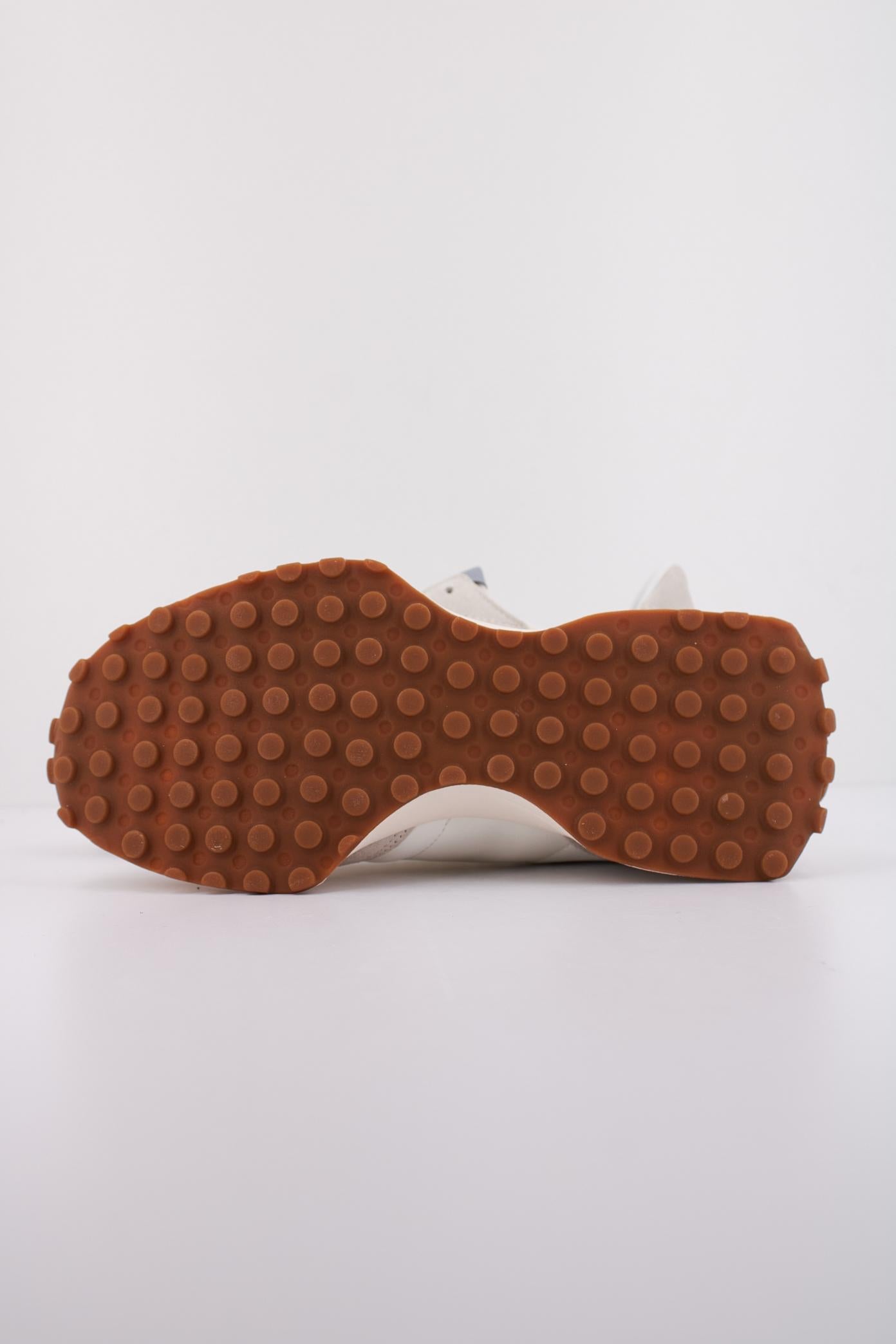 NEW BALANCE U LT en color BLANCO (5)