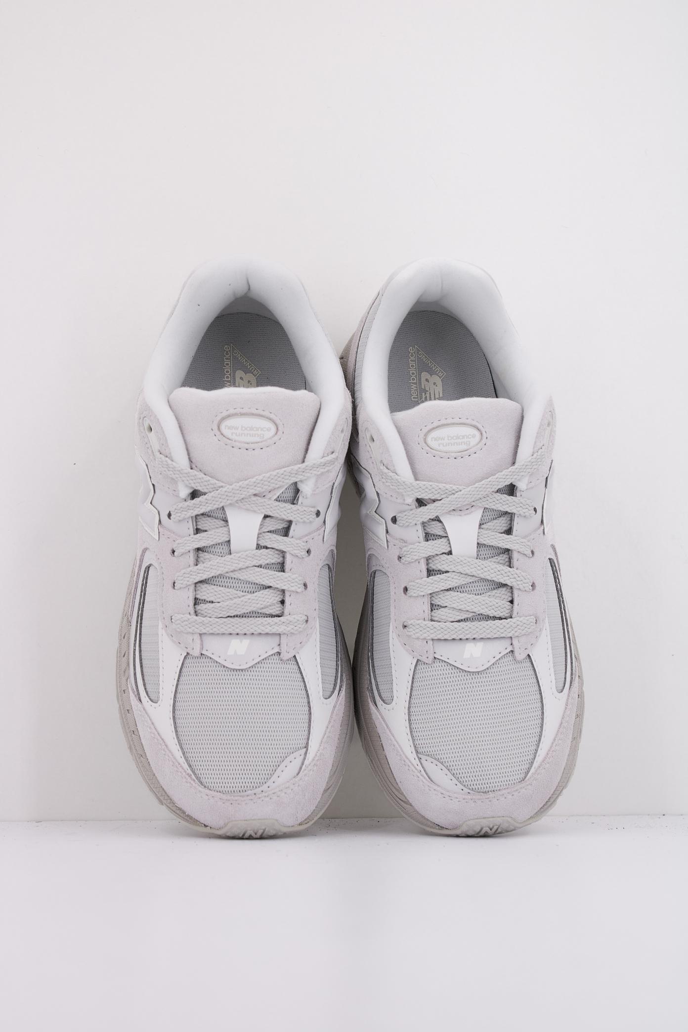 NEW BALANCE GC en color GRIS (3)