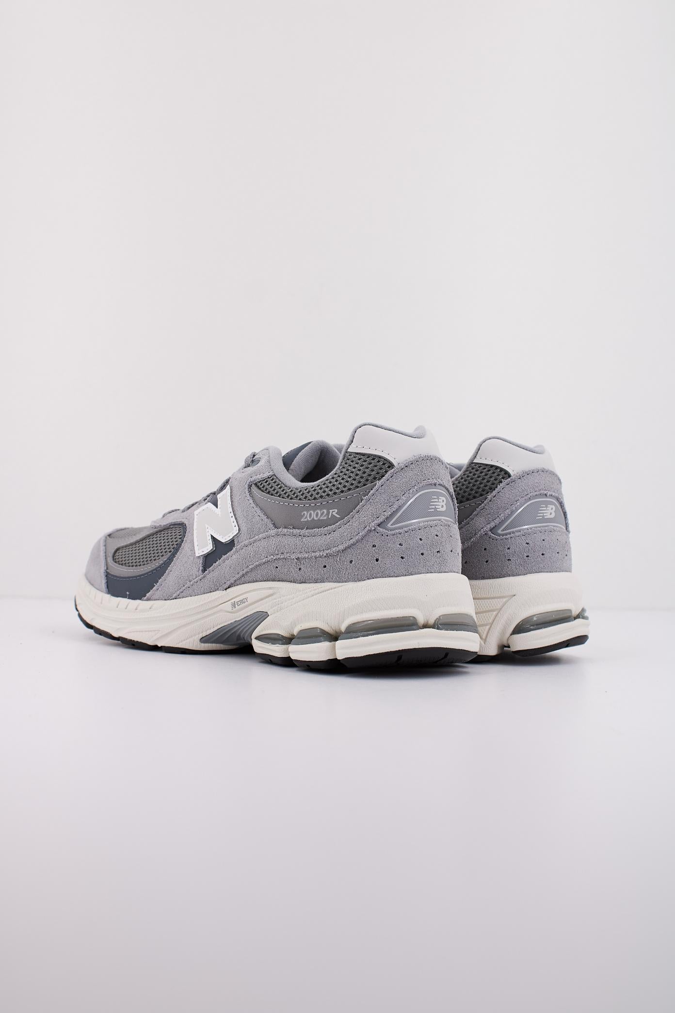 NEW BALANCE GC en color GRIS (4)
