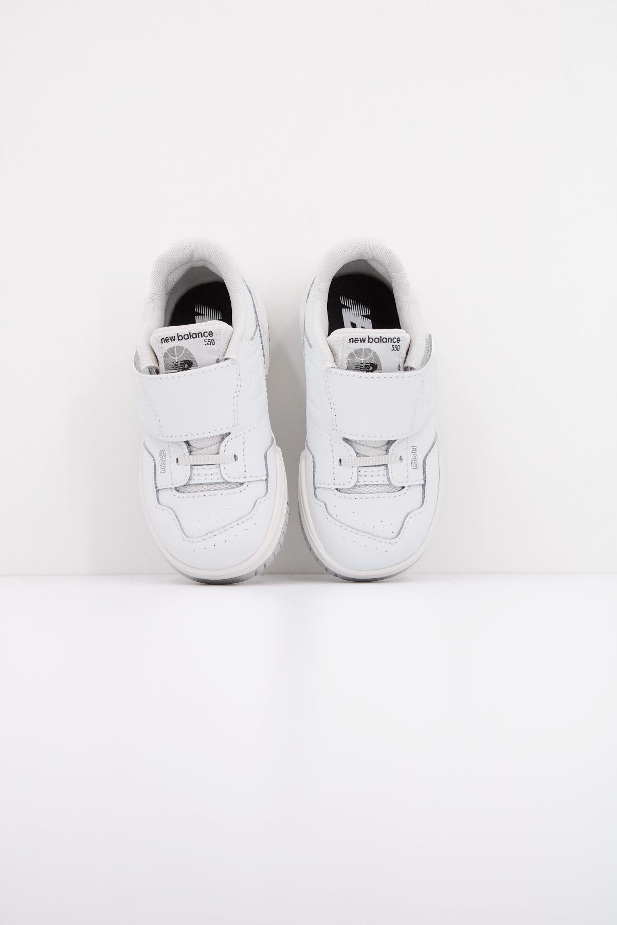NEW BALANCE PB KIDS COURT en color BLANCO (3)