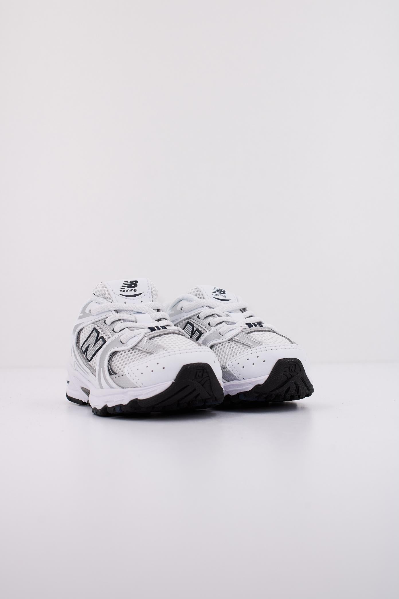 NEW BALANCE IZ SB KIDS en color BLANCO (2)