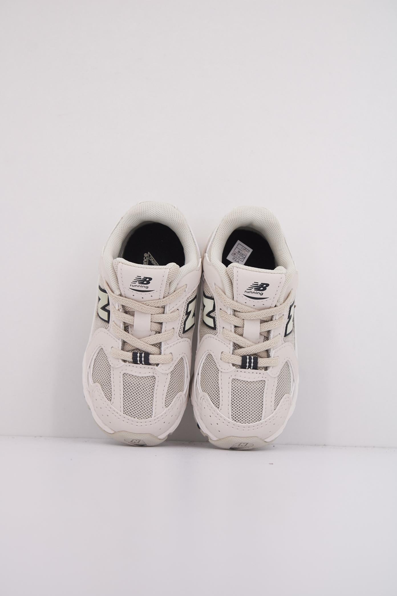 NEW BALANCE IZ SC en color BEIS (3)