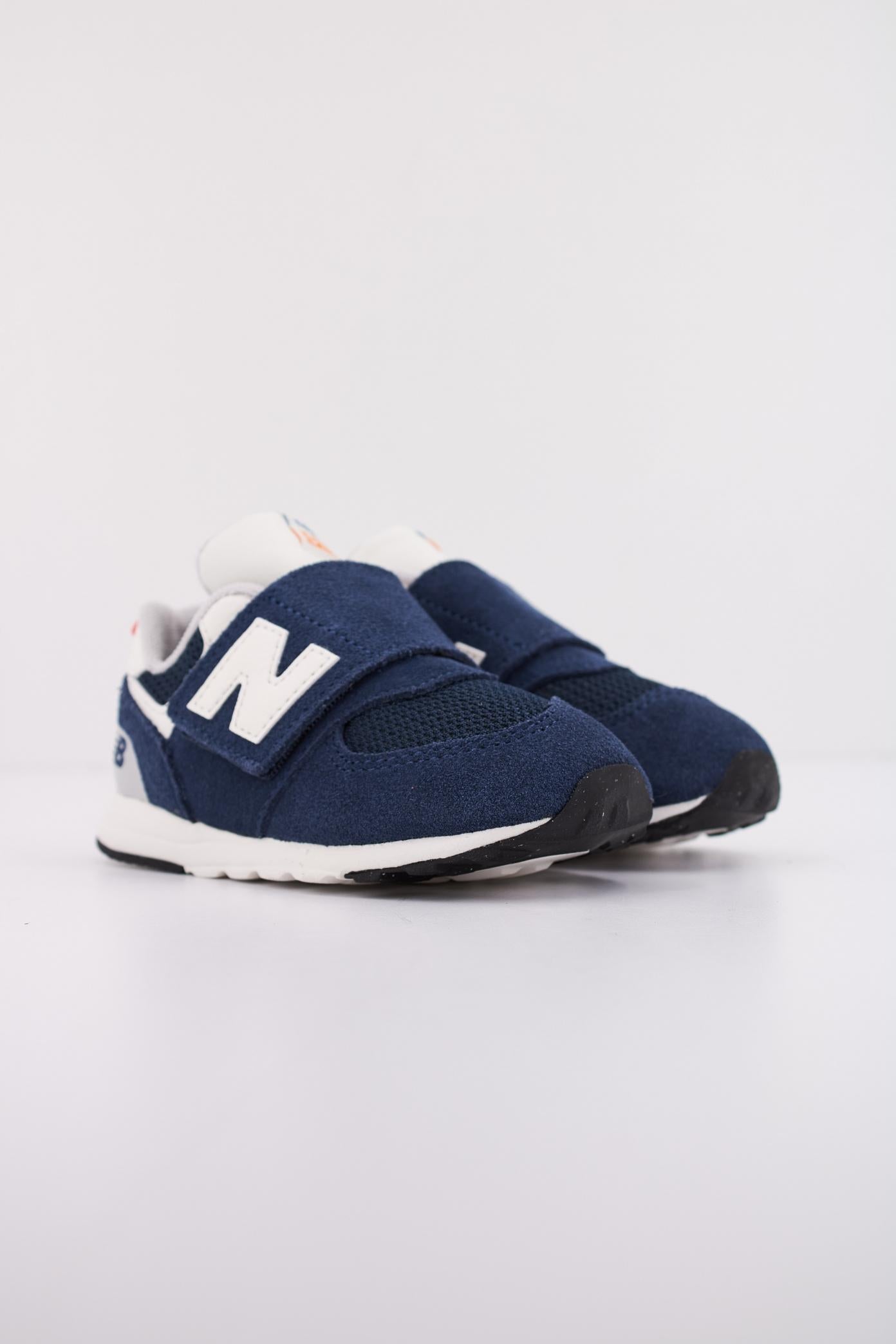 NEW BALANCE NW VPN KID en color AZUL (2)