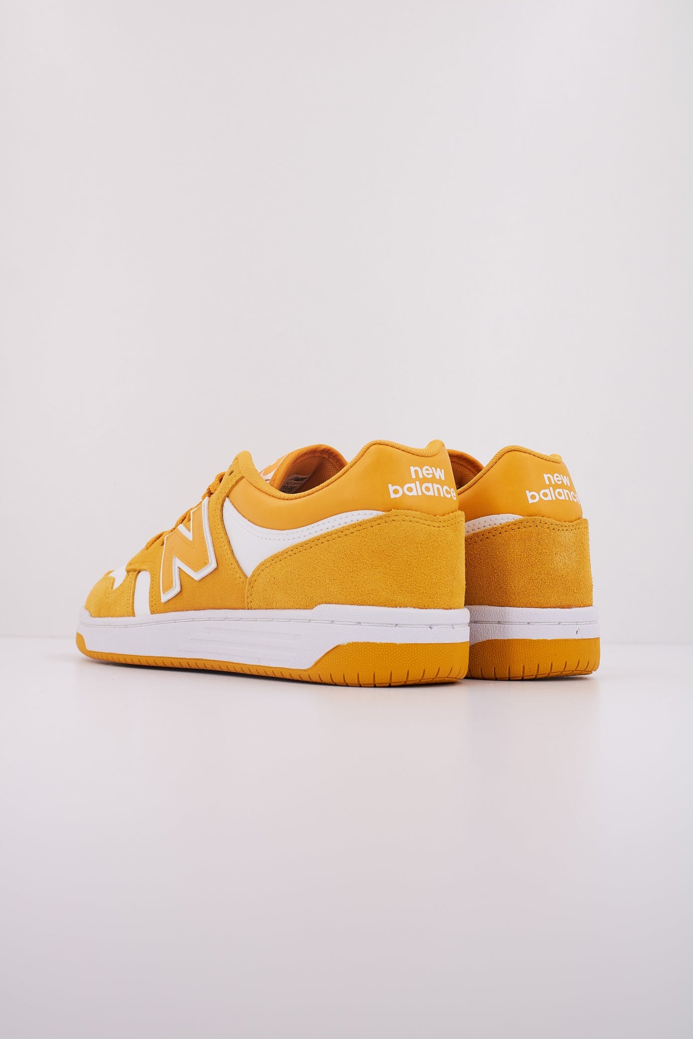 NEW BALANCE BB en color AMARILLO (4)