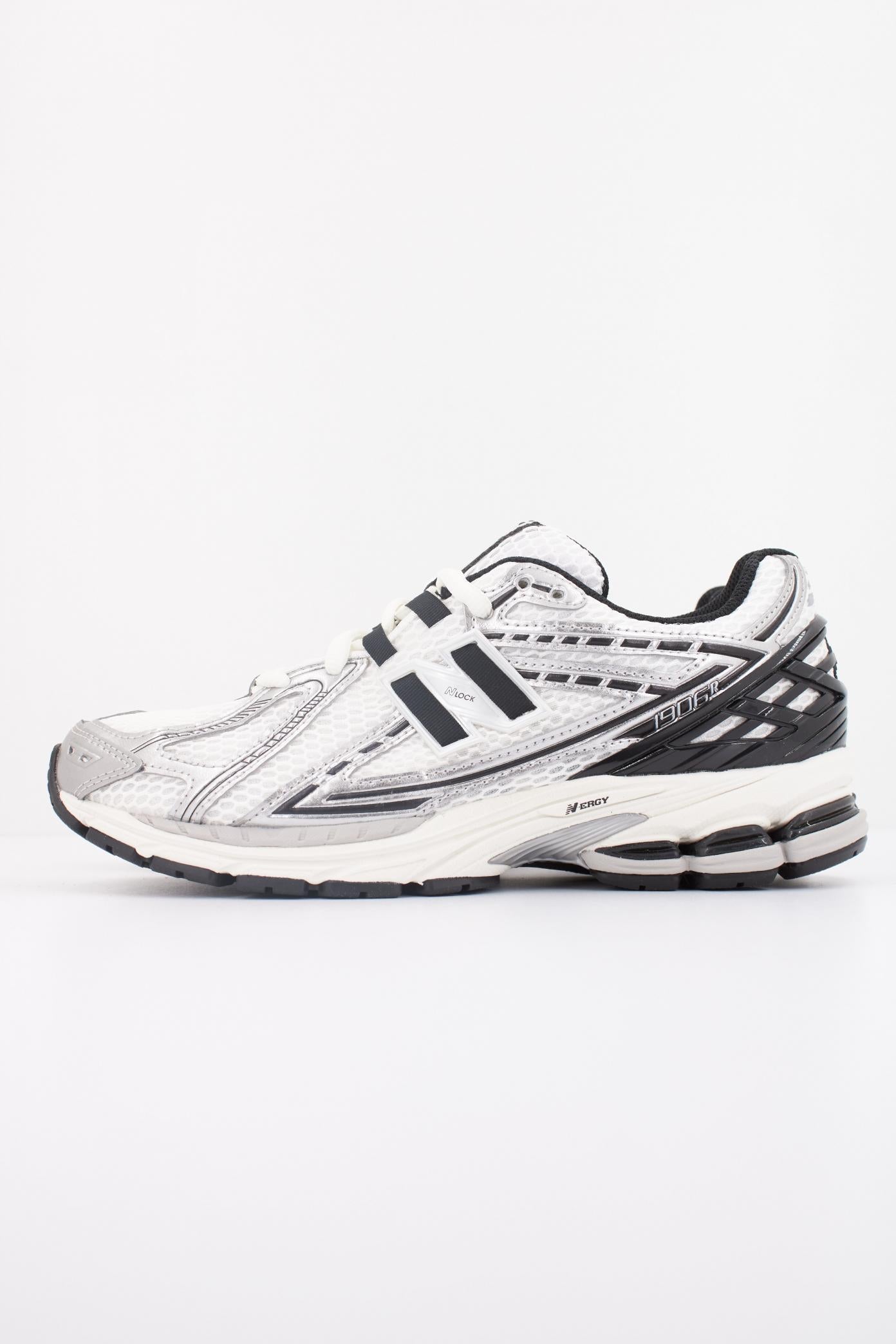 NEW BALANCE M en color BLANCO (1)