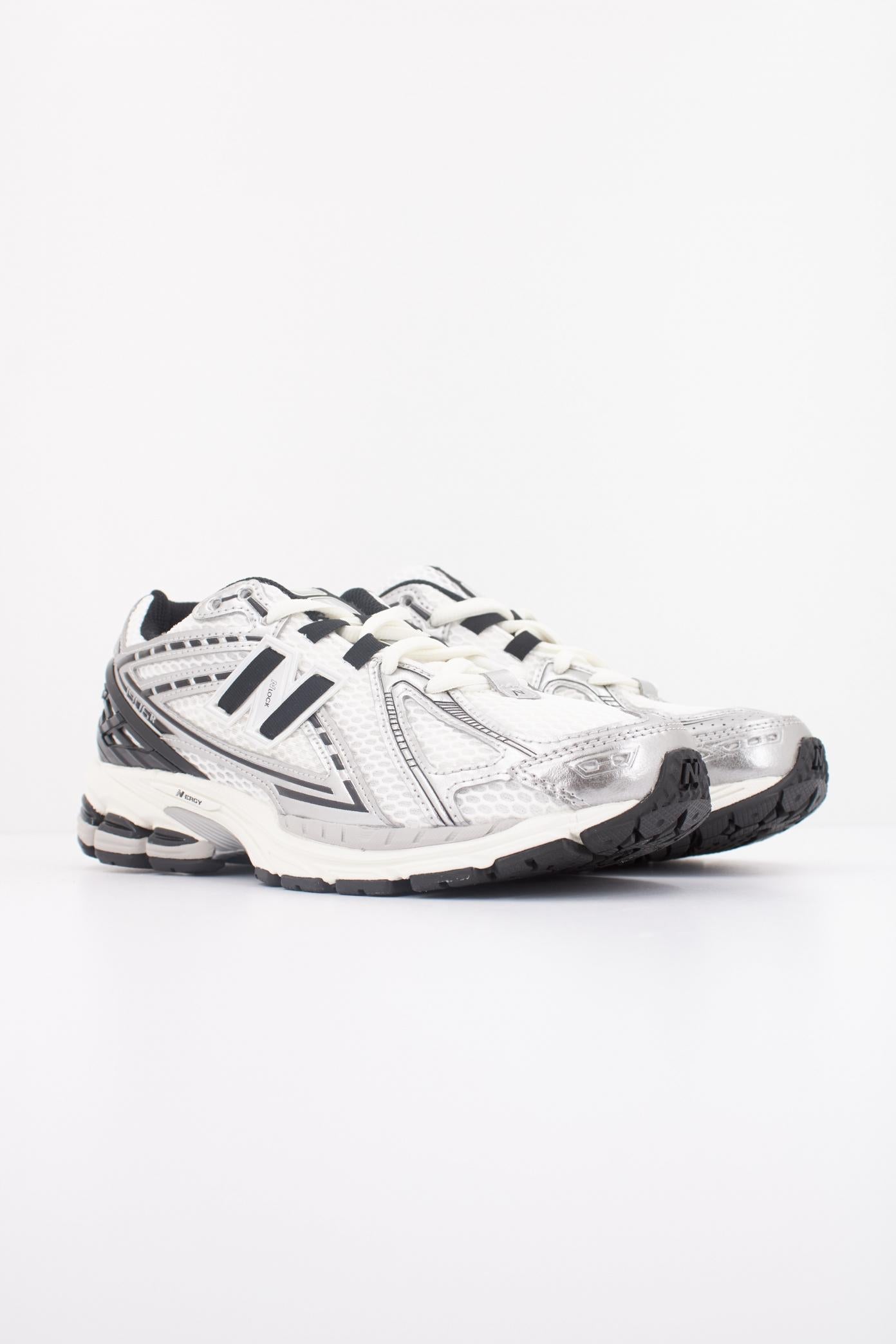 NEW BALANCE M en color BLANCO (2)