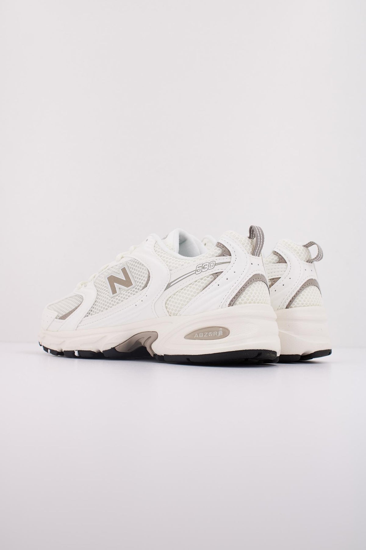 NEW BALANCE U en color BLANCO (4)