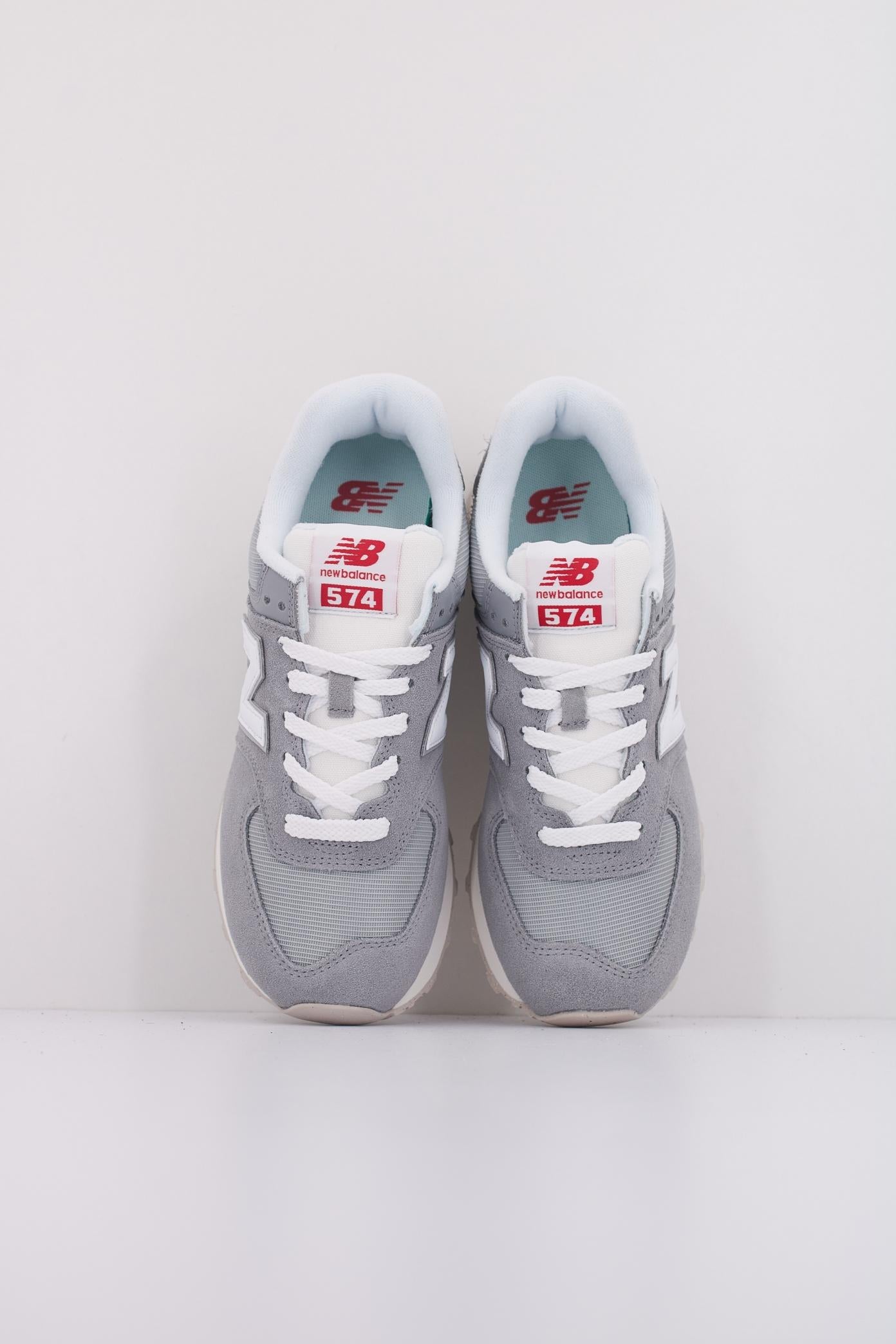 NEW BALANCE U en color GRIS (3)