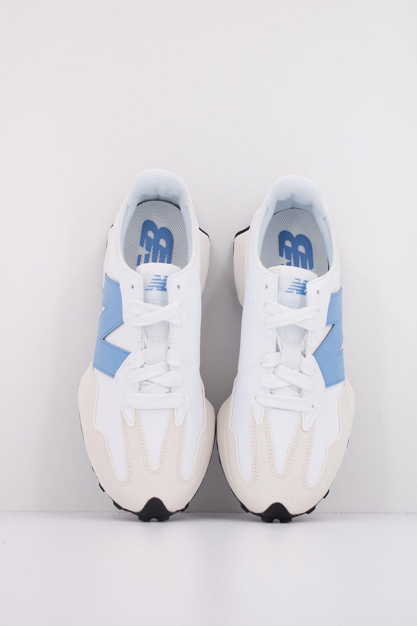 NEW BALANCE U SKB en color BLANCO (3)