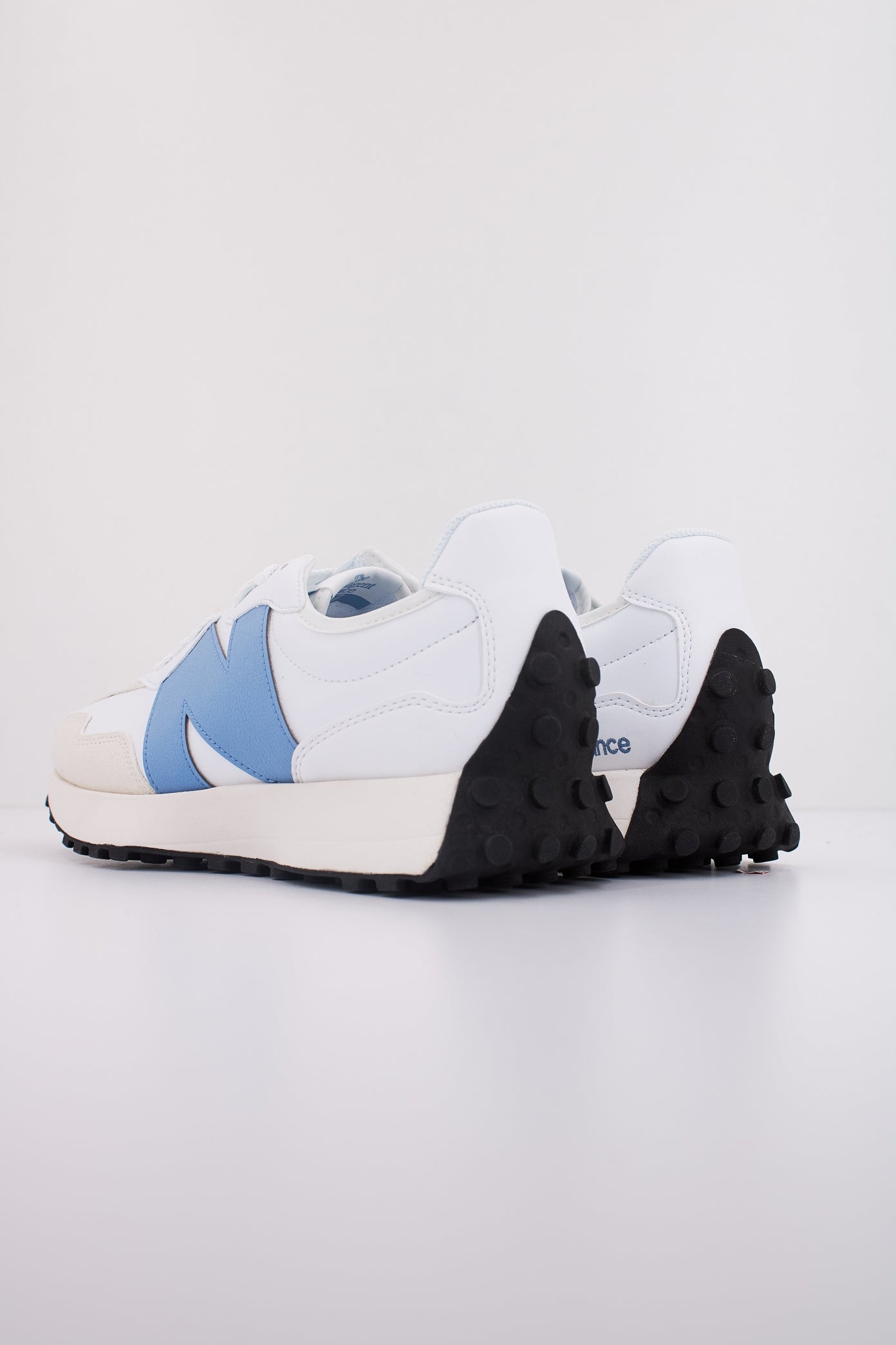 NEW BALANCE U SKB en color BLANCO (4)
