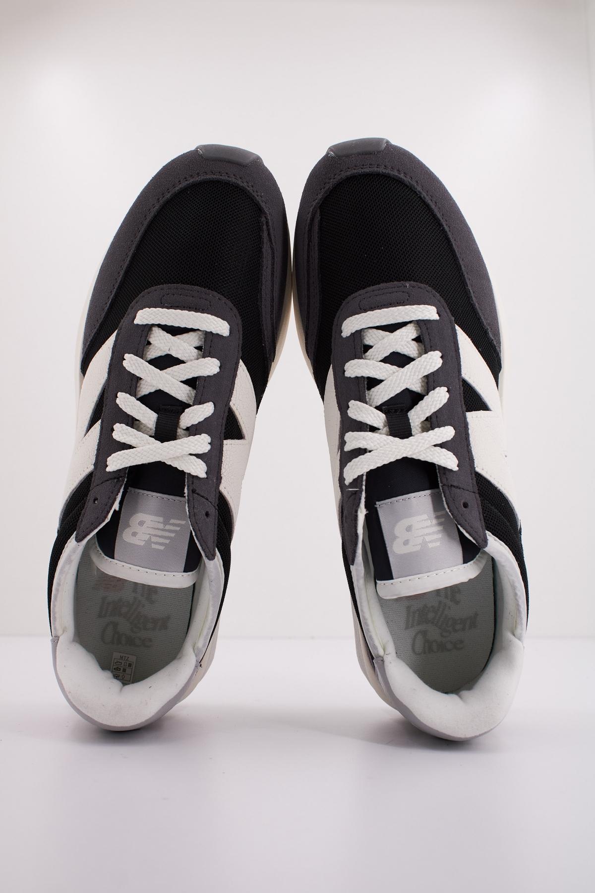 NEW BALANCE U en color GRIS (3)