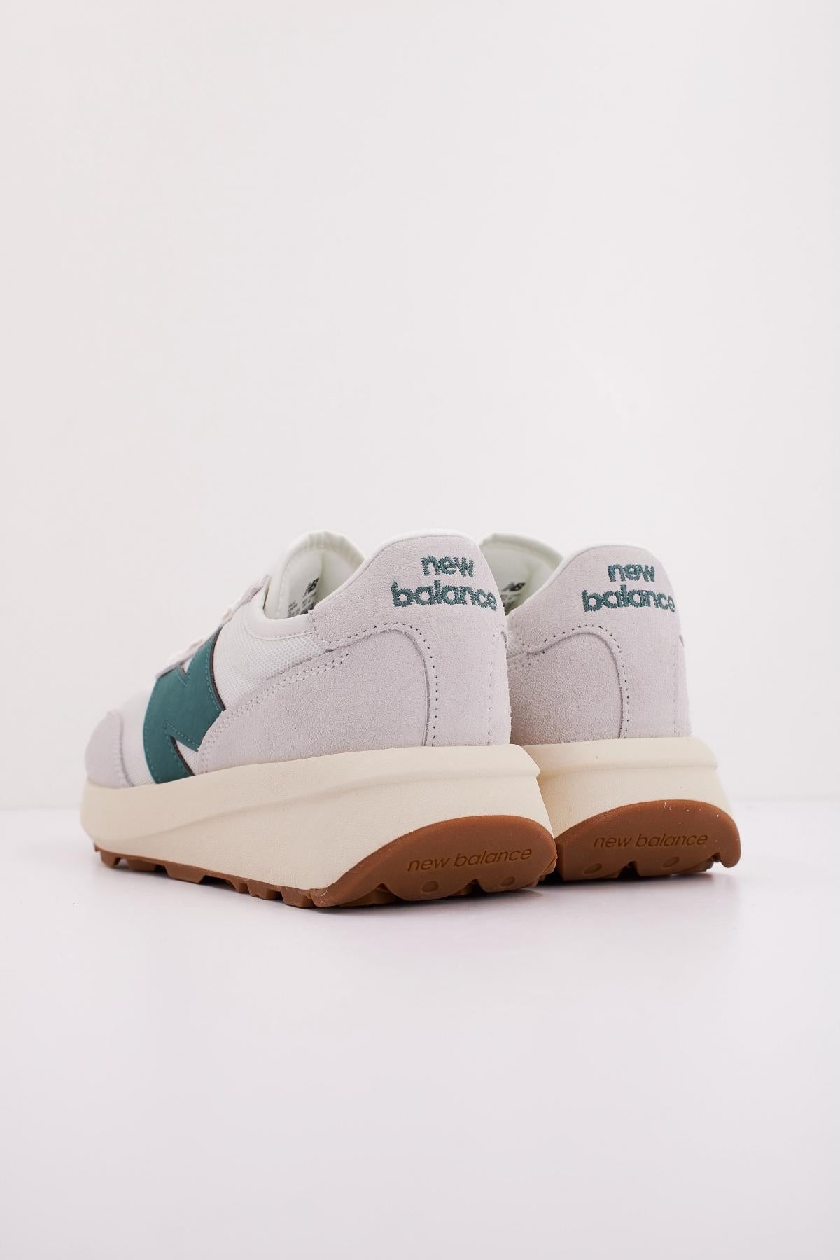 NEW BALANCE U en color BLANCO (4)