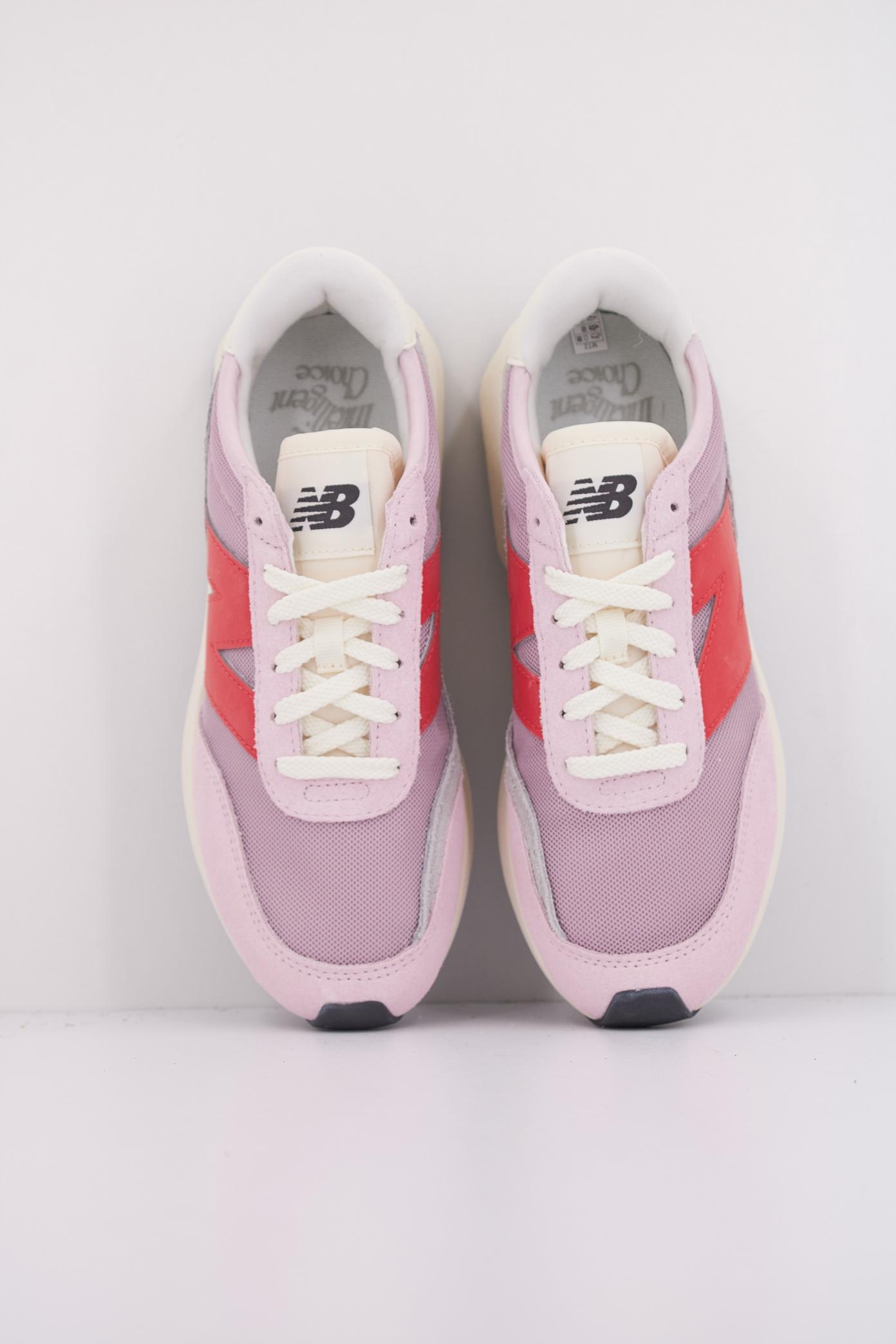 NEW BALANCE U en color ROSA (3)